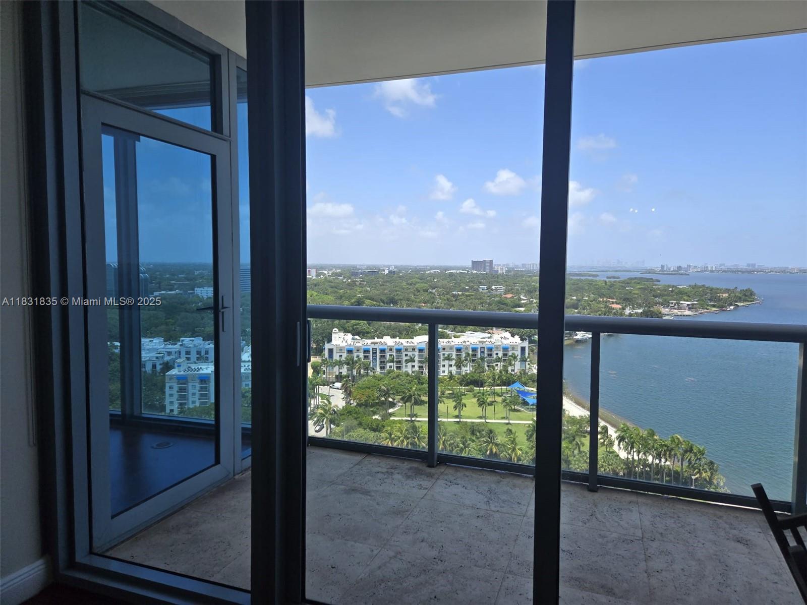 image Blue Condo3