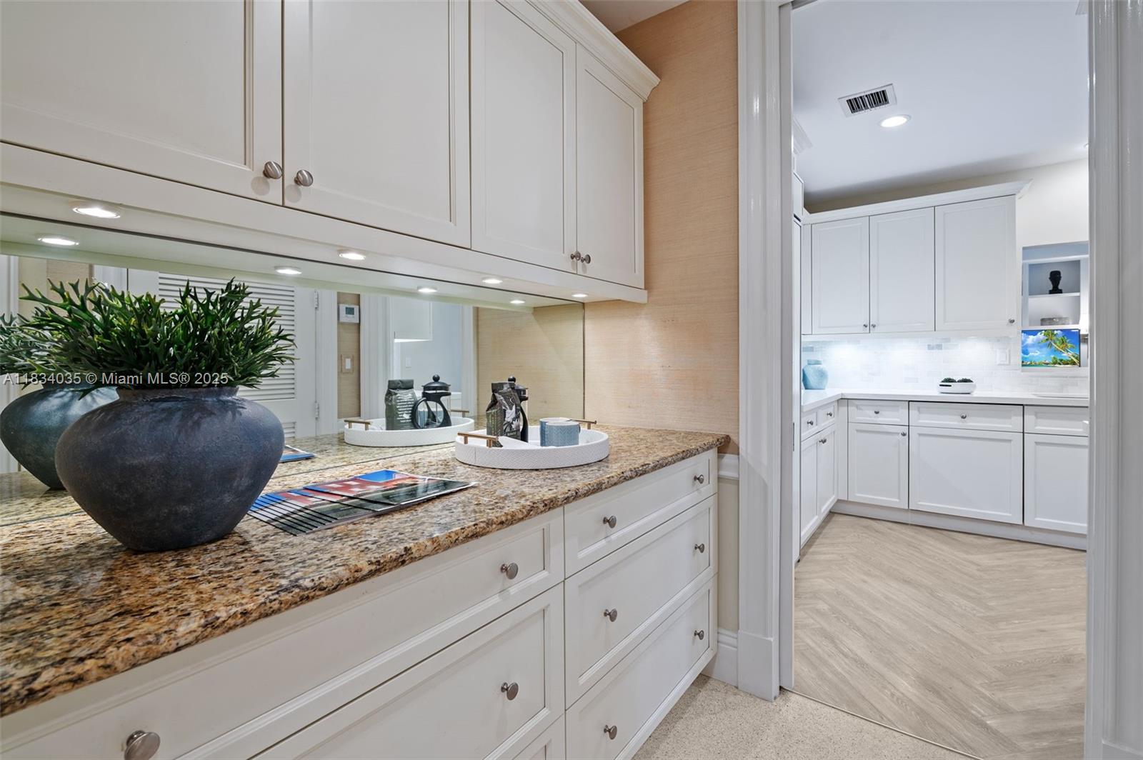 568 Loretto Ave #11 Coral Gables, FL 33146