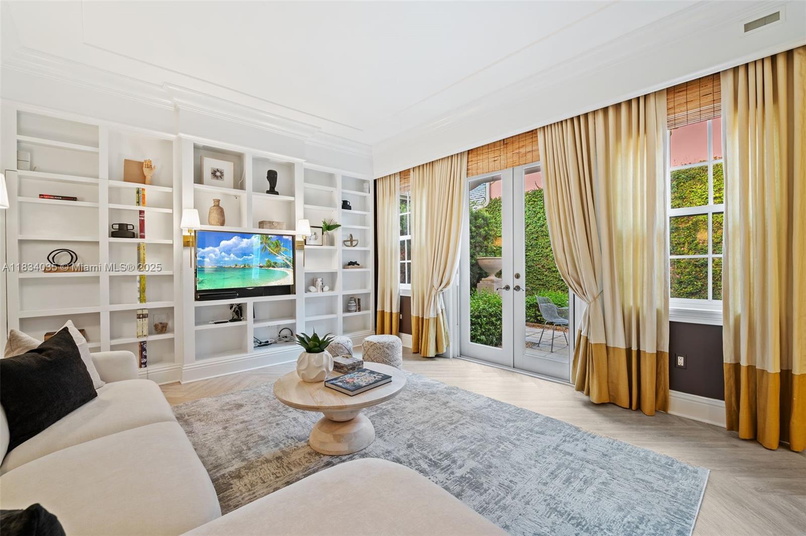 568 Loretto Ave #11 Coral Gables, FL 33146