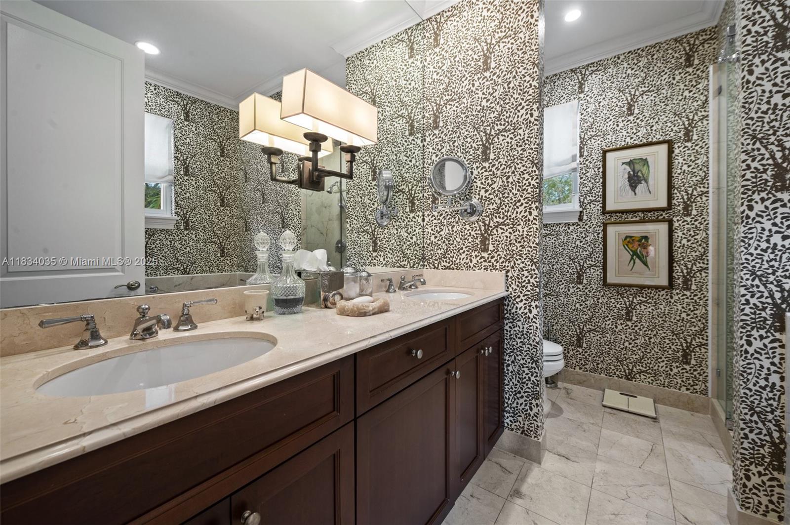 568 Loretto Ave #11 Coral Gables, FL 33146