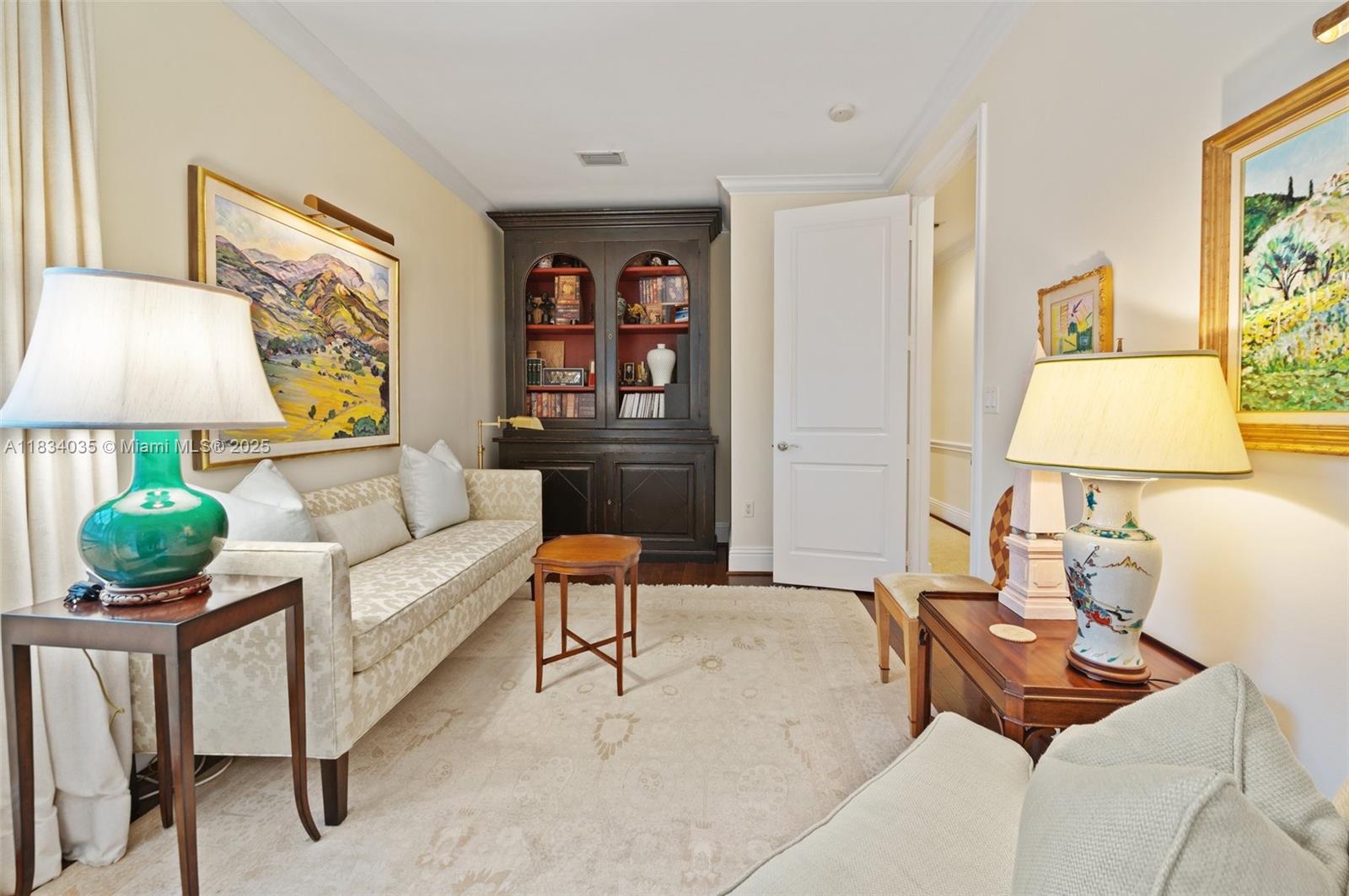 568 Loretto Ave #11 Coral Gables, FL 33146