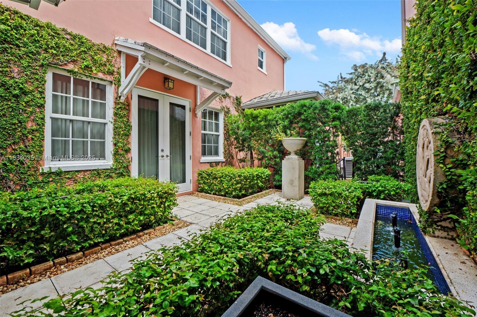 568 Loretto Ave #11 Coral Gables, FL 33146