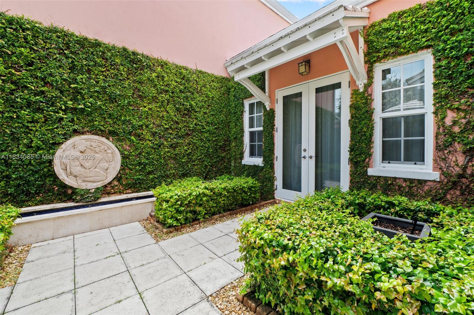 568 Loretto Ave #11 Coral Gables, FL 33146
