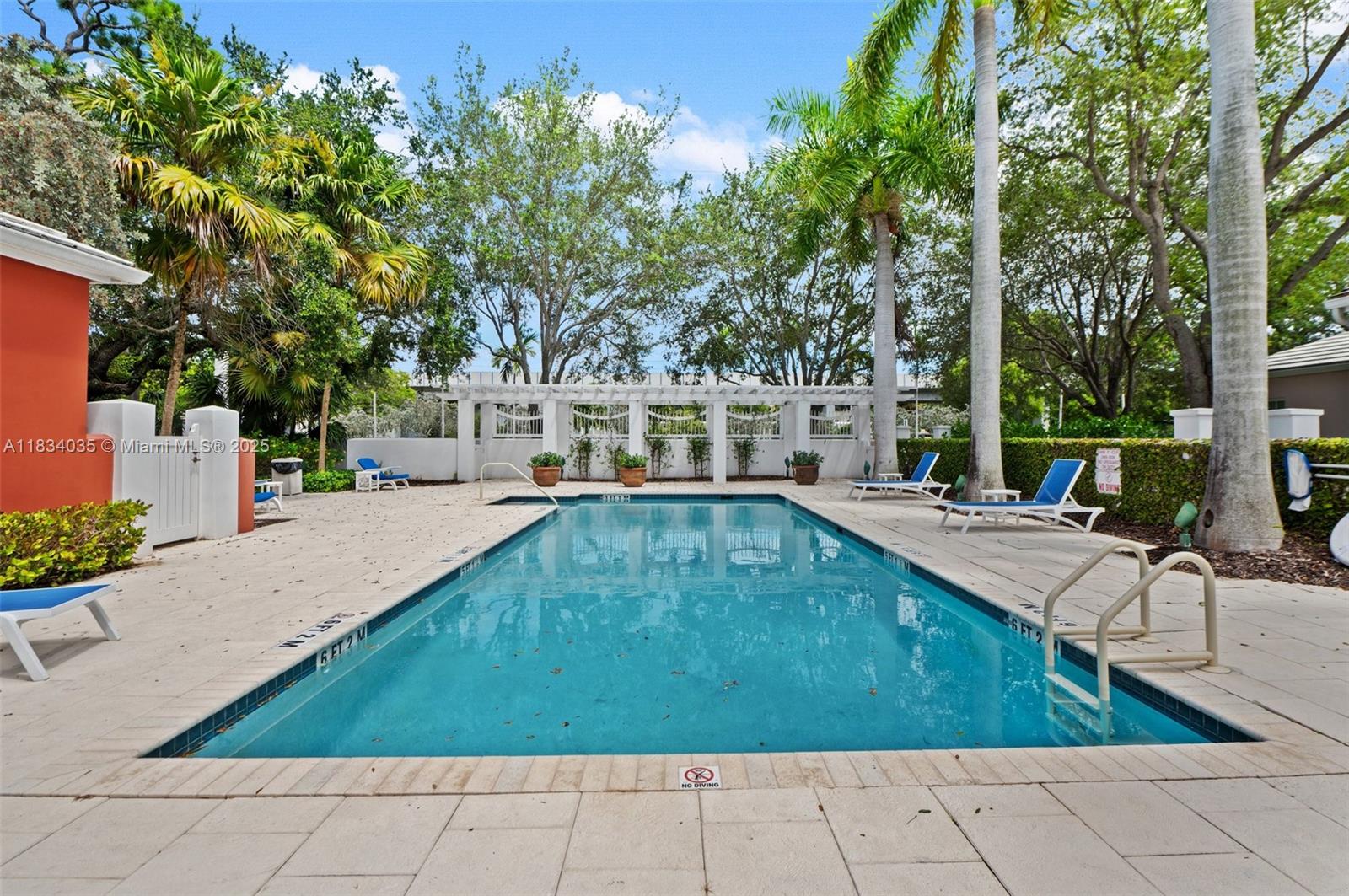 568 Loretto Ave #11 Coral Gables, FL 33146