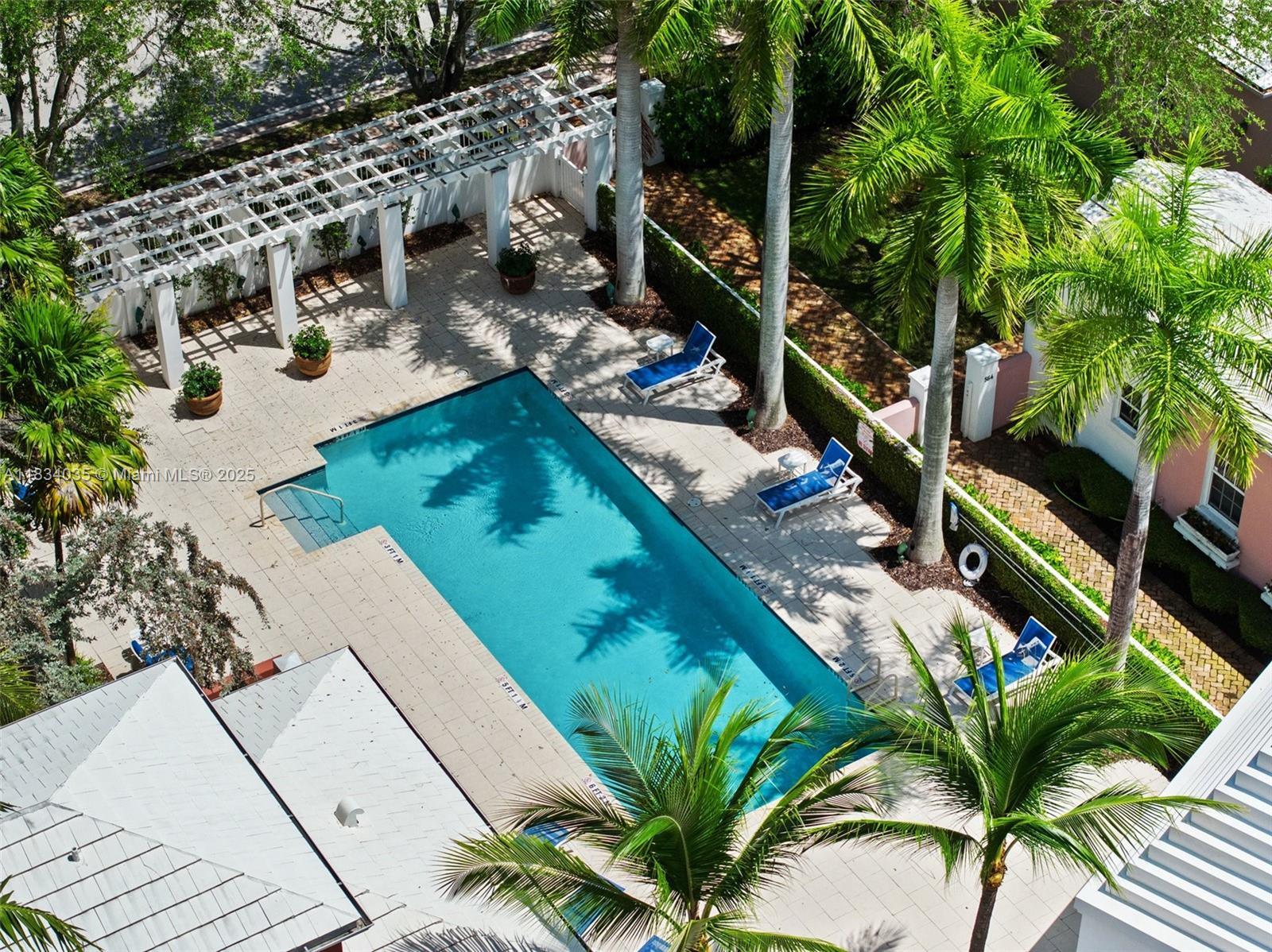 568 Loretto Ave #11 Coral Gables, FL 33146