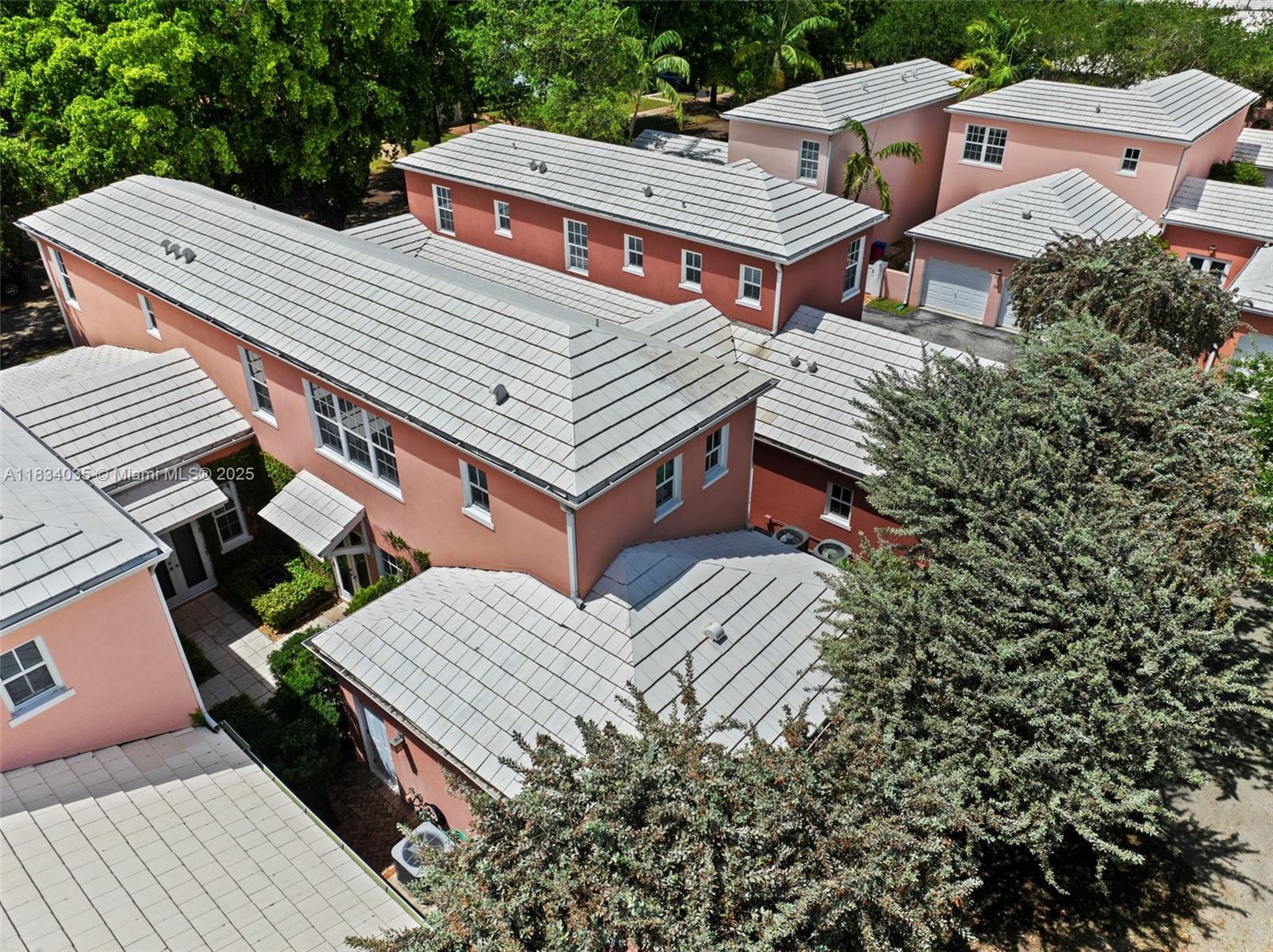 568 Loretto Ave #11 Coral Gables, FL 33146