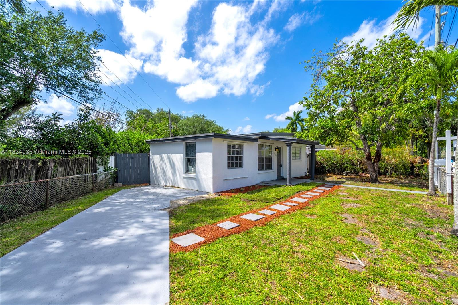 3494 SW 56th Ave