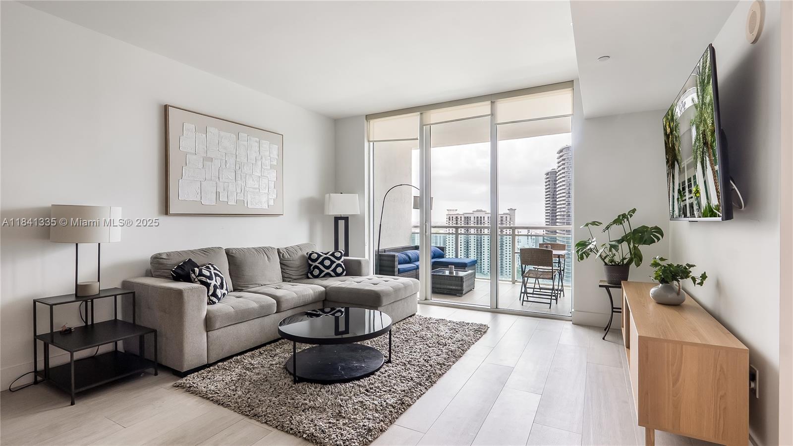 950 Brickell Bay Dr #3500