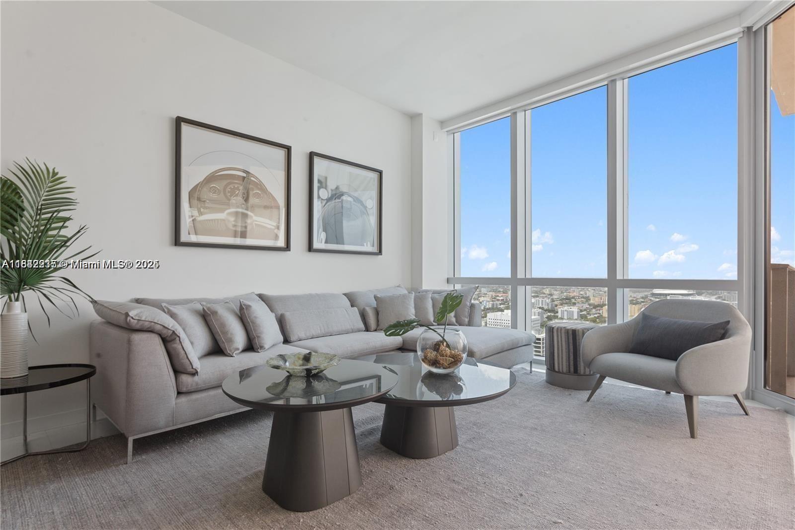 851 NE 1st Ave #2906