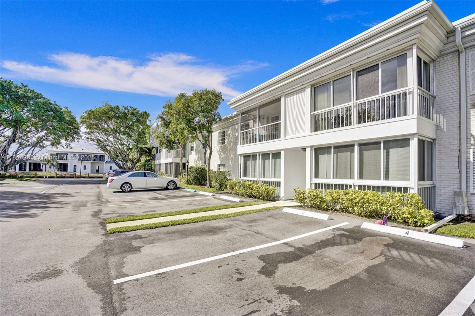 6511 Bay Clb Dr #3