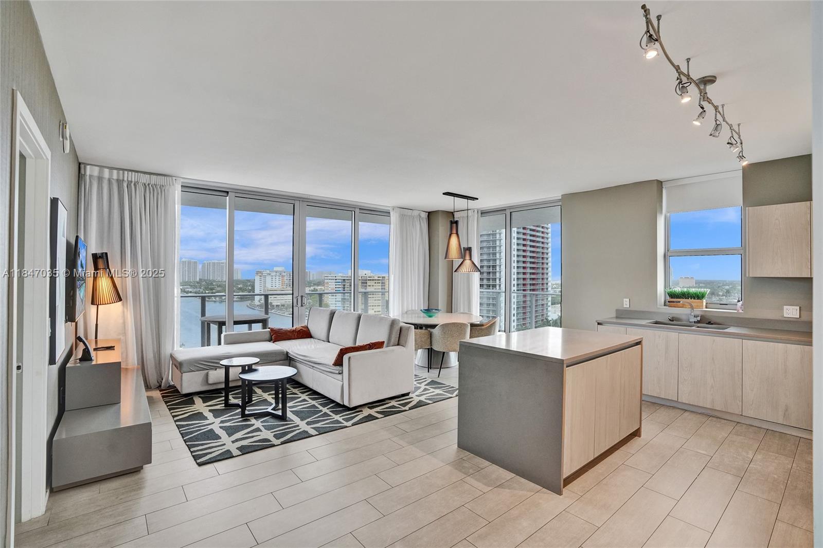 4010 S Ocean Dr #R908