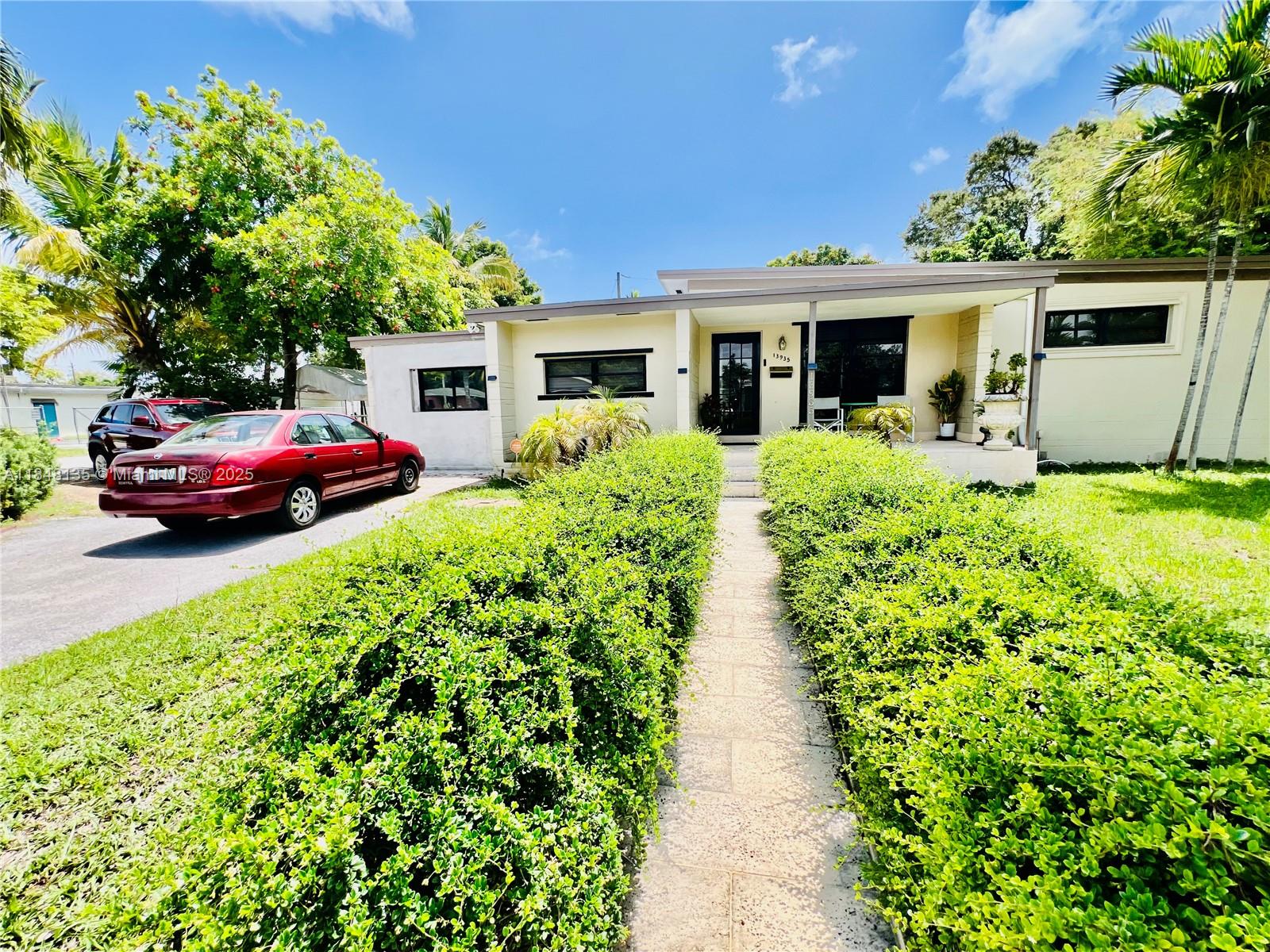 13935 NE 16th Ct