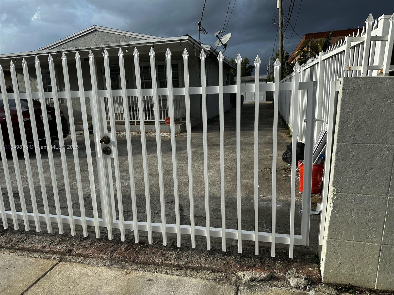 2223 NW 32nd St