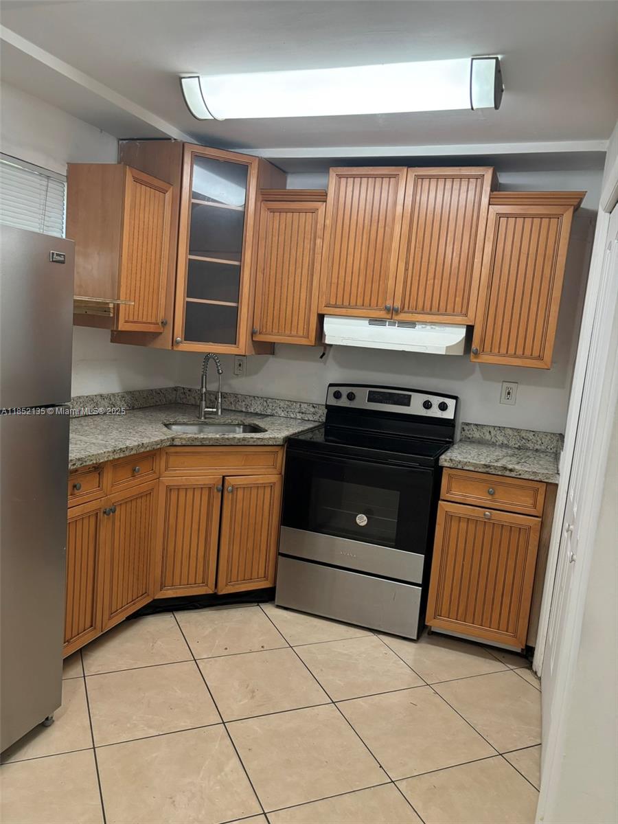 2415 Lincoln St #106