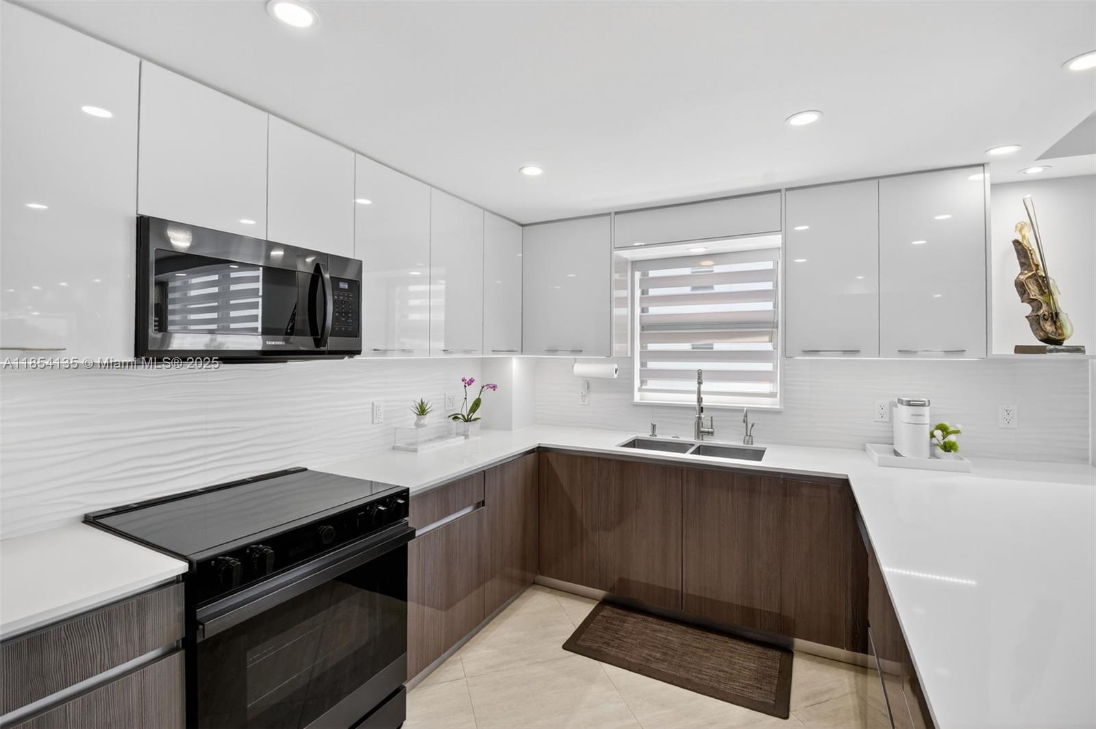 9250 W Bay Hbr Dr #5A Bay Harbor Islands, FL 33154