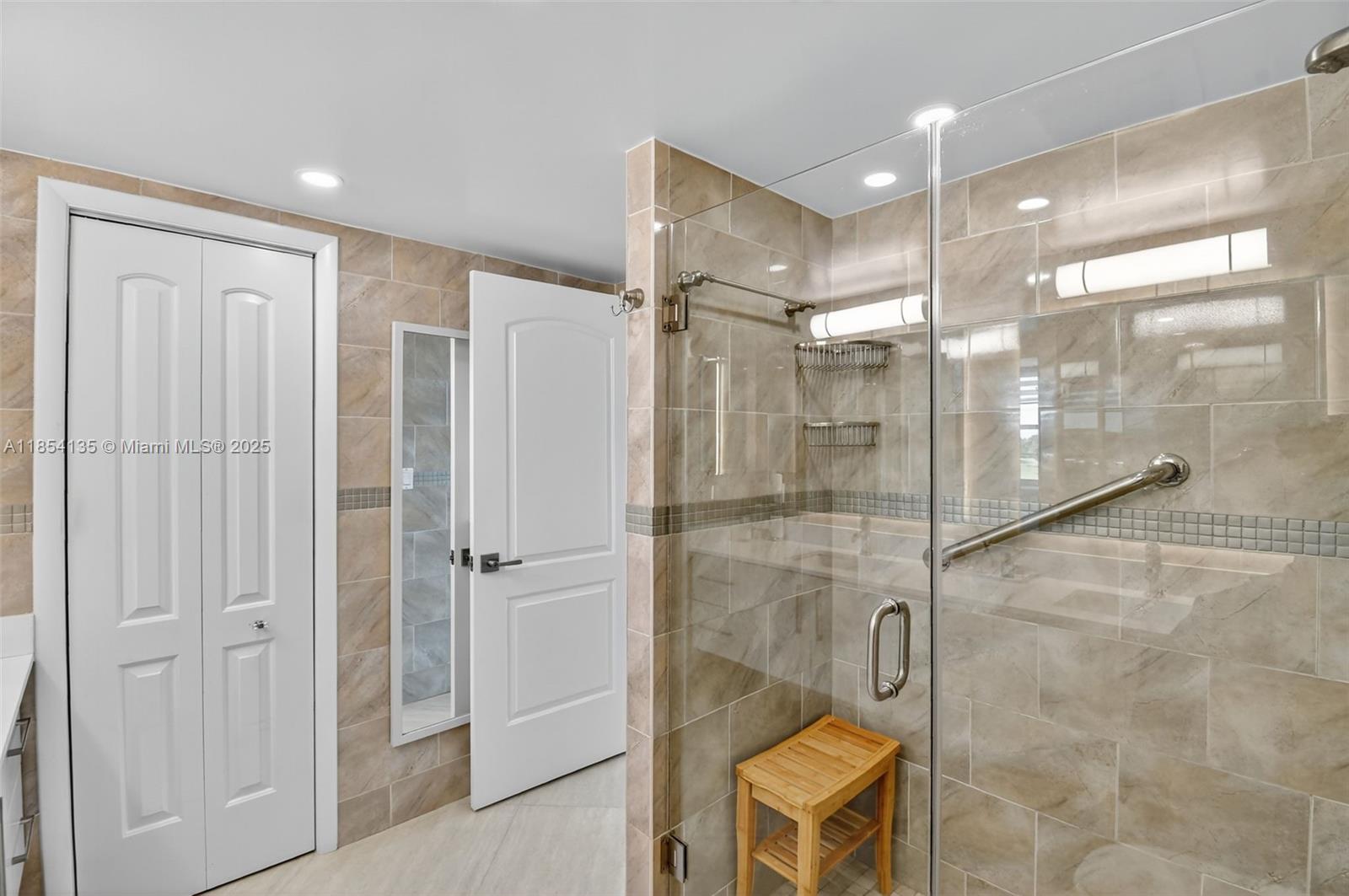 9250 W Bay Hbr Dr #5A Bay Harbor Islands, FL 33154