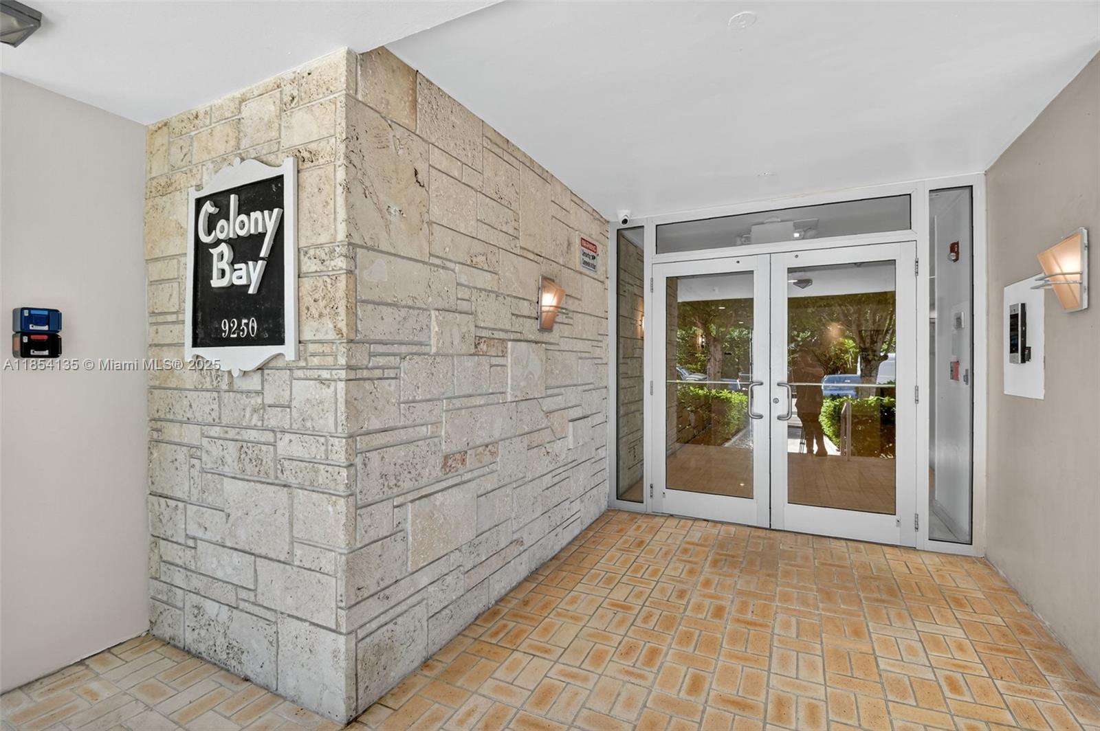 9250 W Bay Hbr Dr #5A Bay Harbor Islands, FL 33154