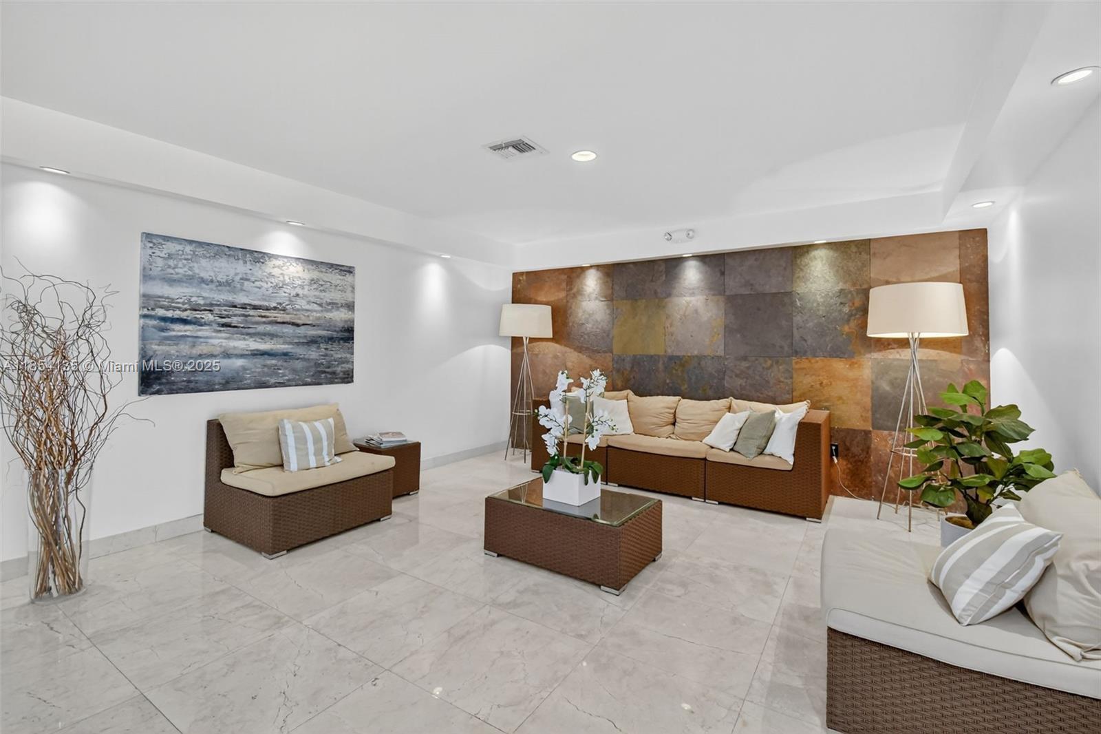 9250 W Bay Hbr Dr #5A Bay Harbor Islands, FL 33154