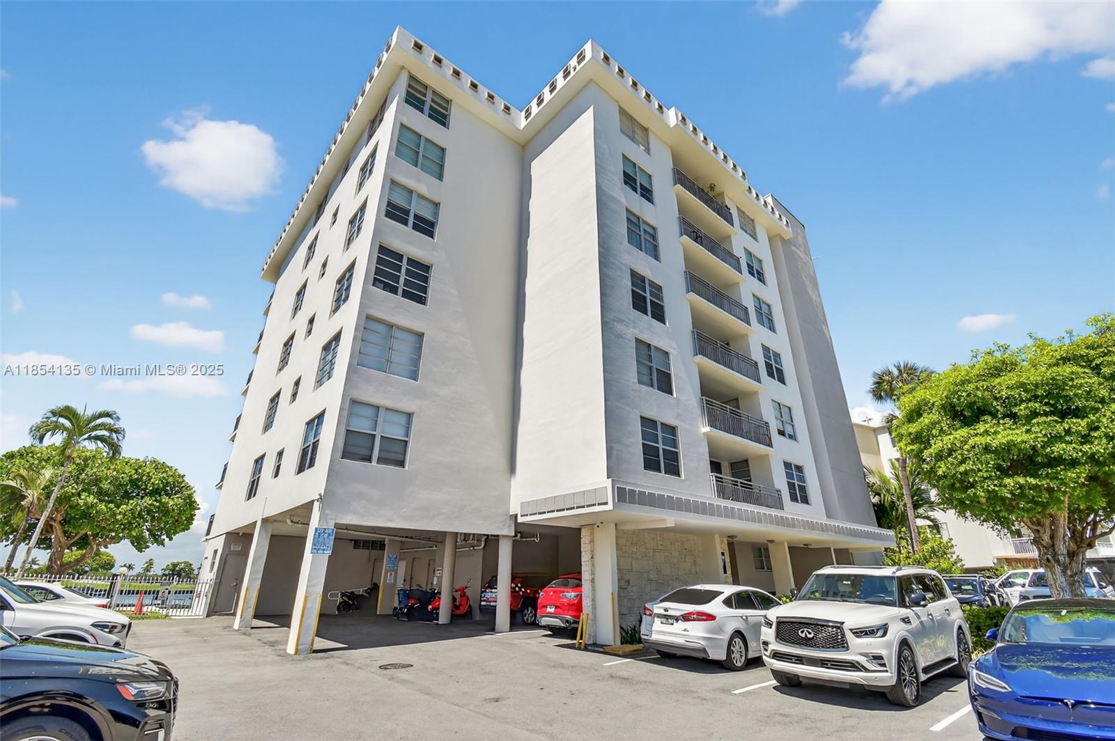 9250 W Bay Hbr Dr #5A Bay Harbor Islands, FL 33154