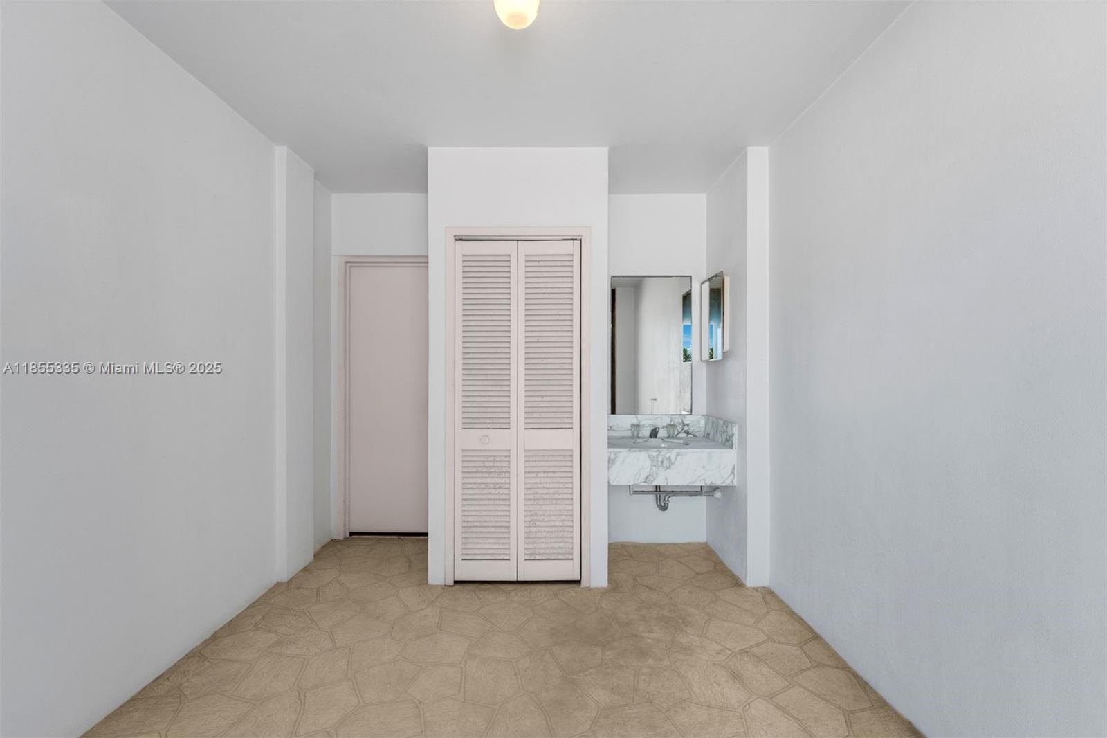 image BALMORAL CONDO1