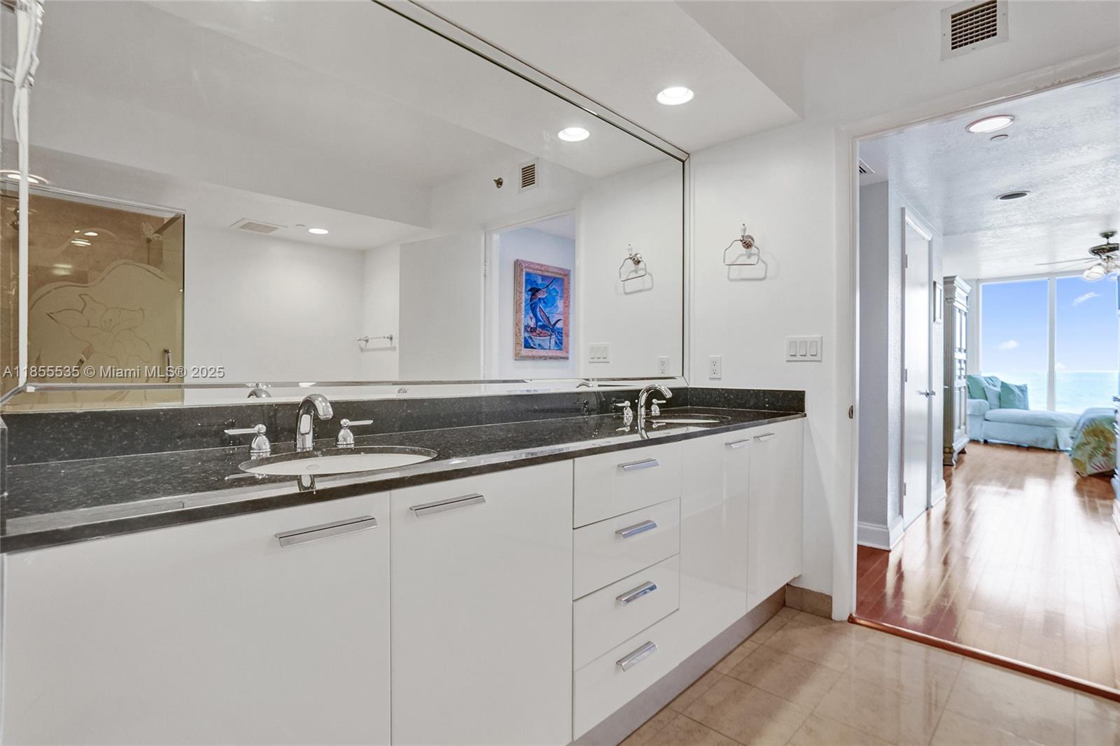 image Beach Club Condo13