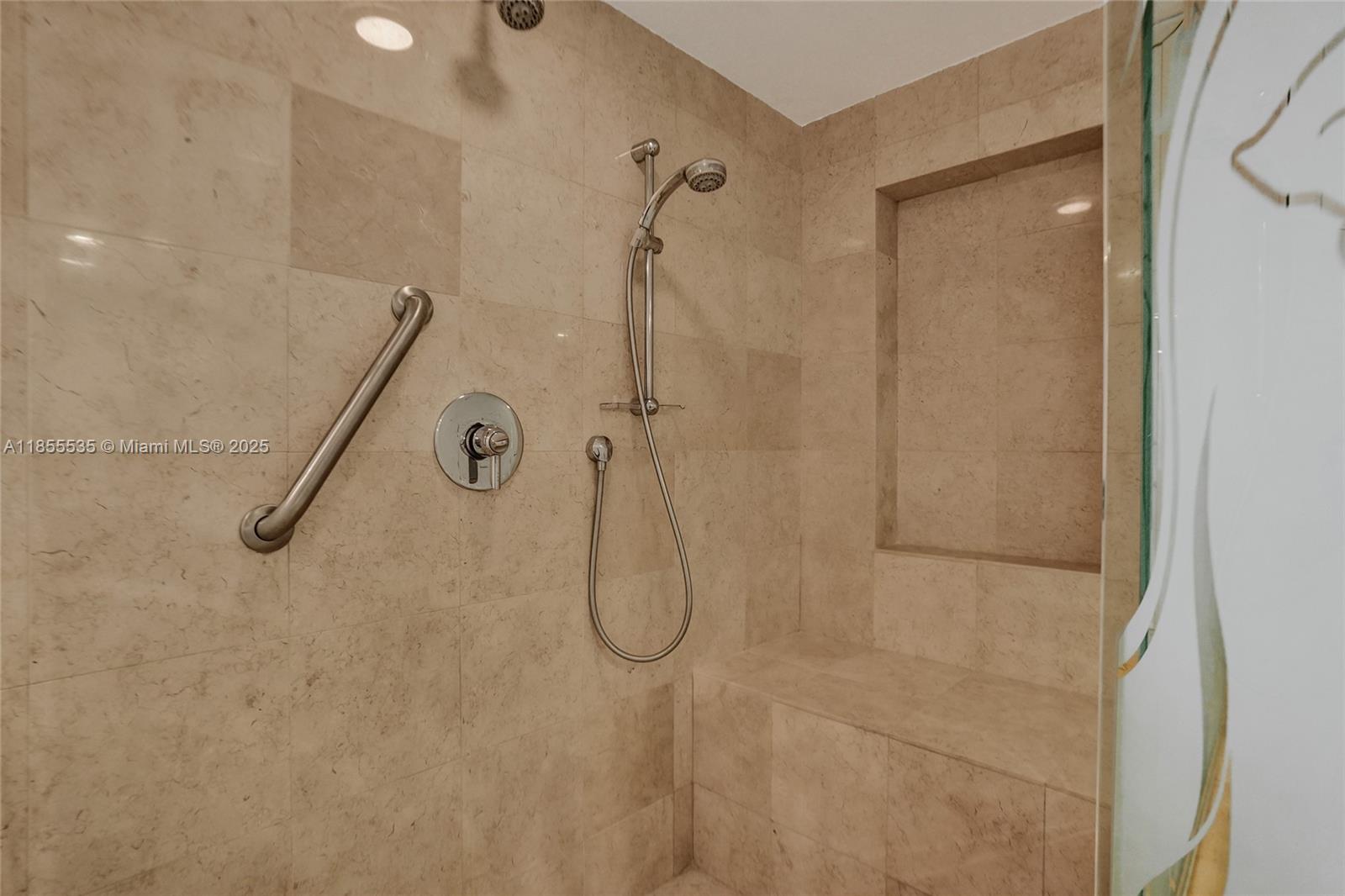 image Beach Club Condo15