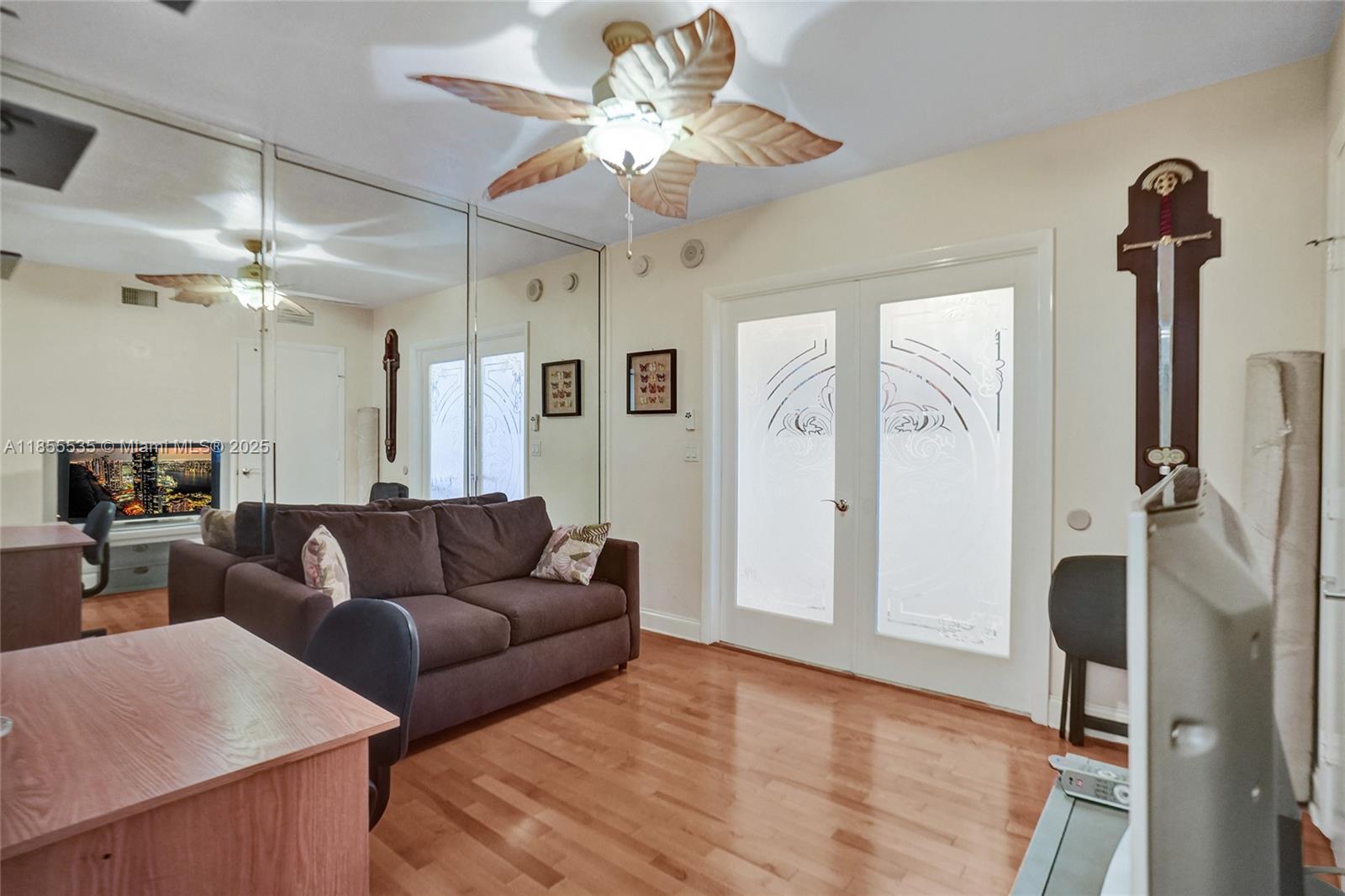 image Beach Club Condo18