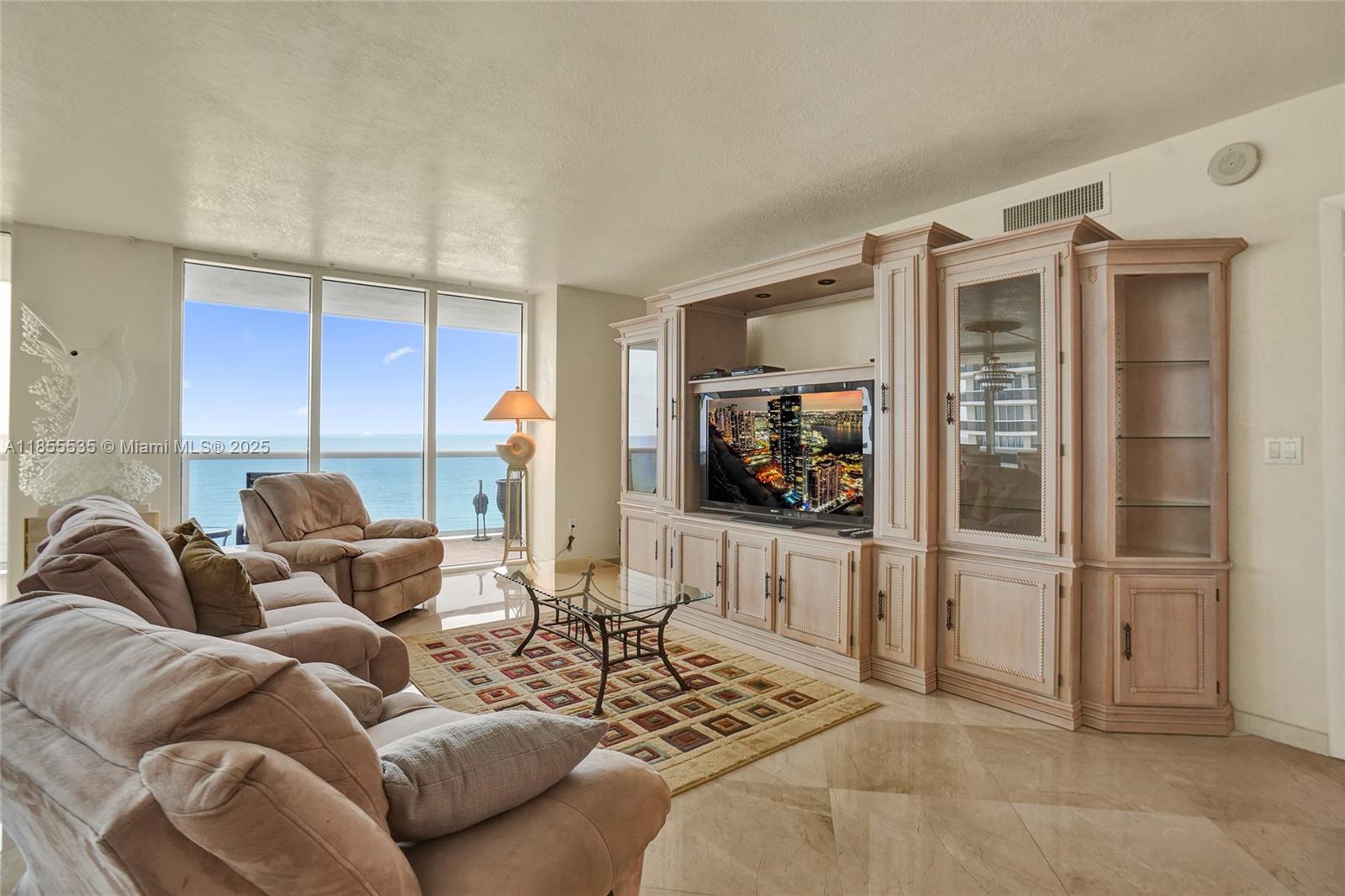 image Beach Club Condo33