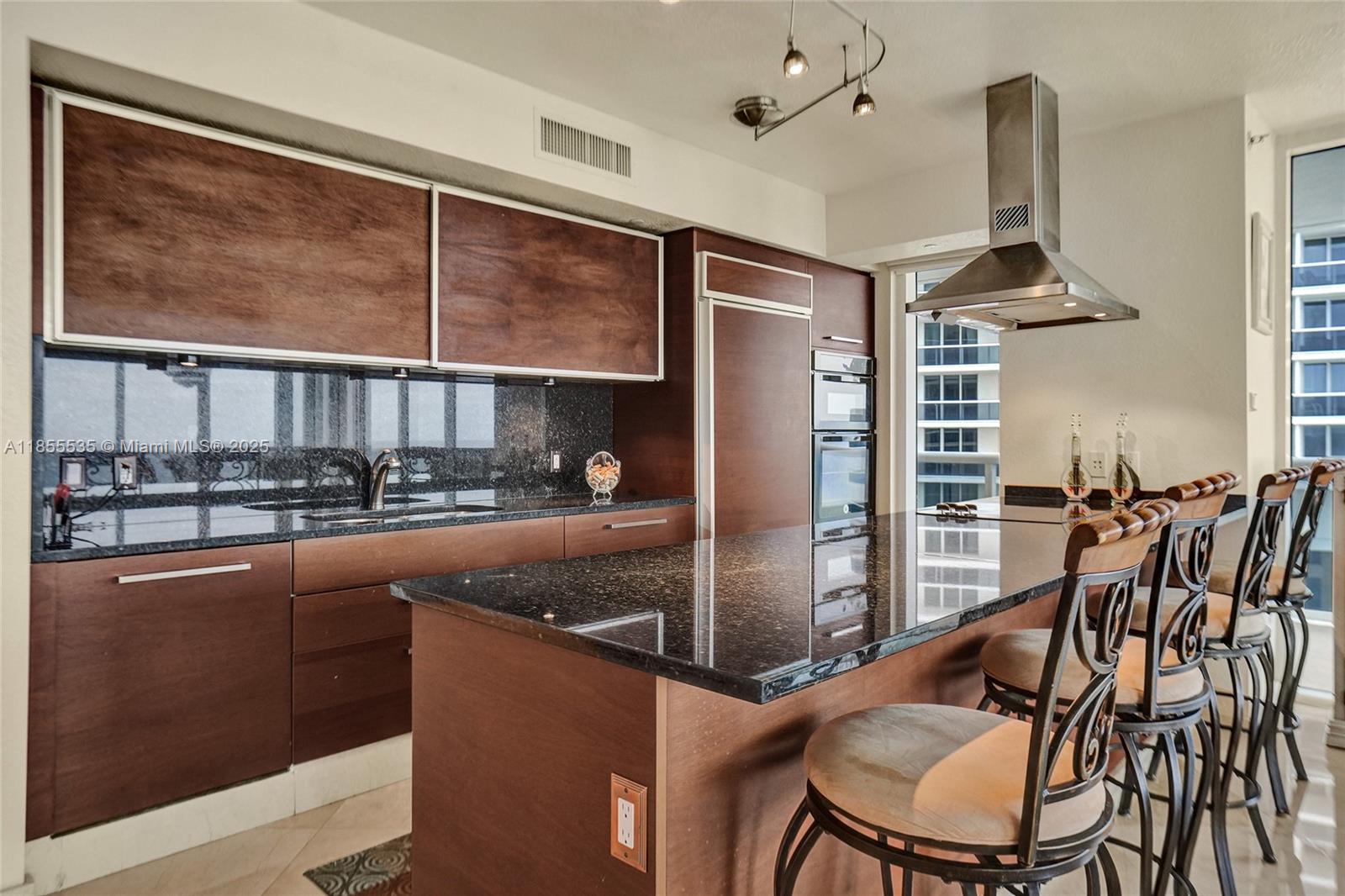 image Beach Club Condo35