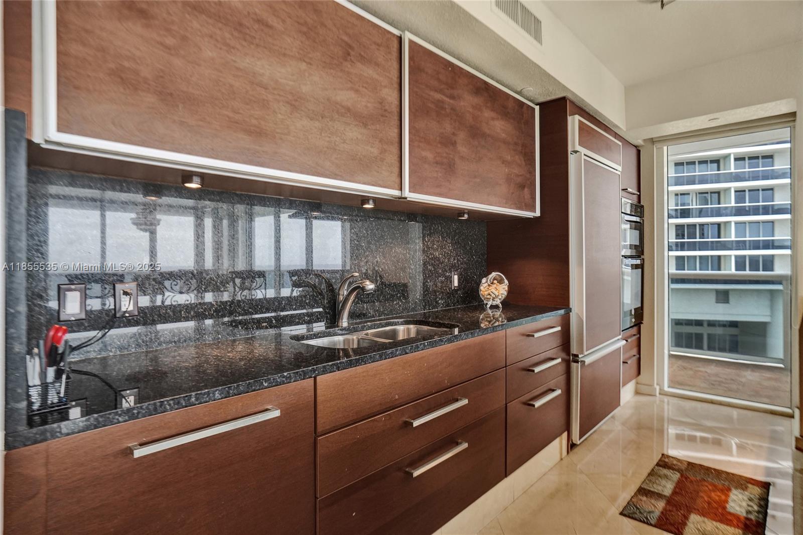 image Beach Club Condo37