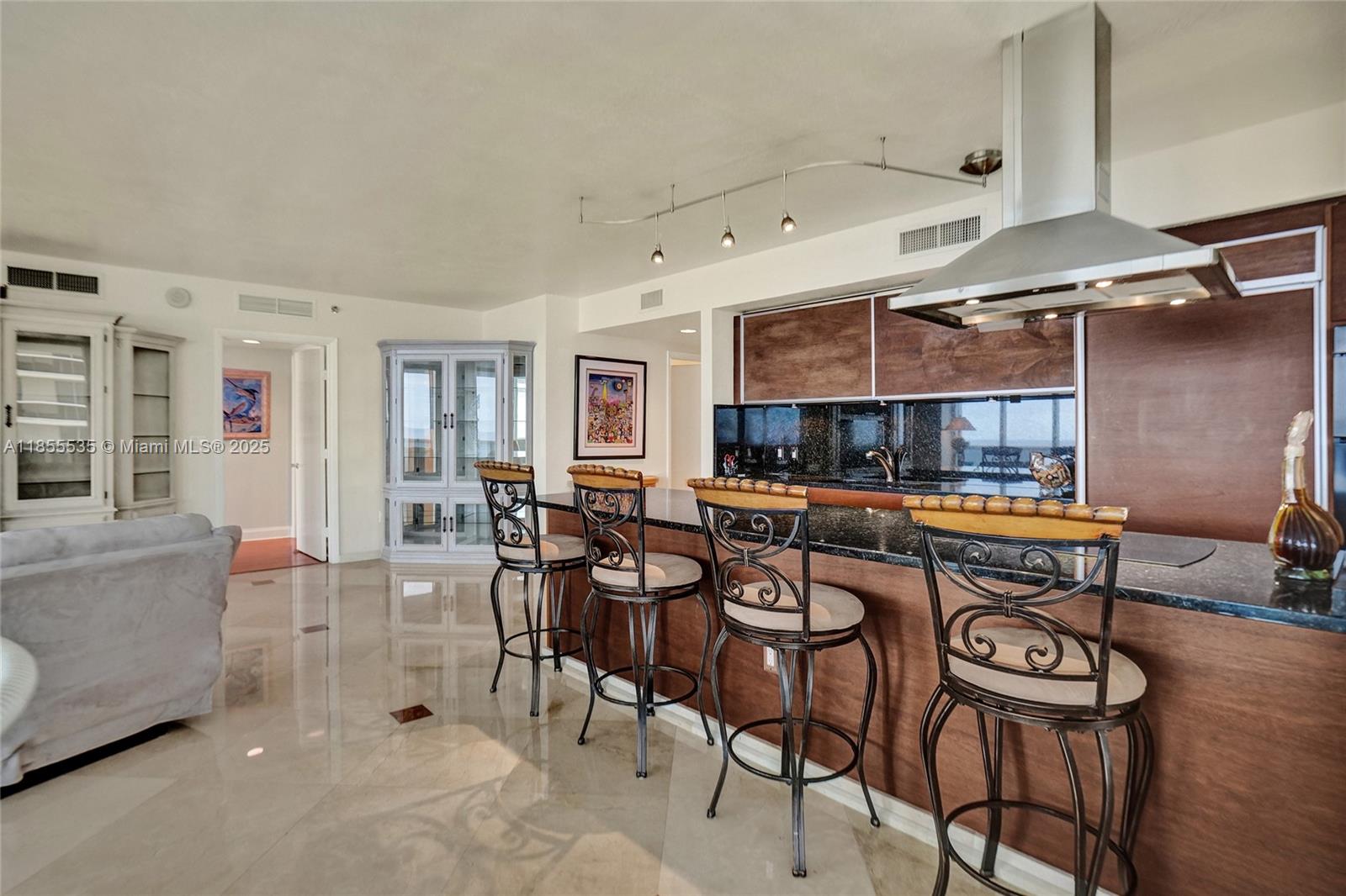 image Beach Club Condo41