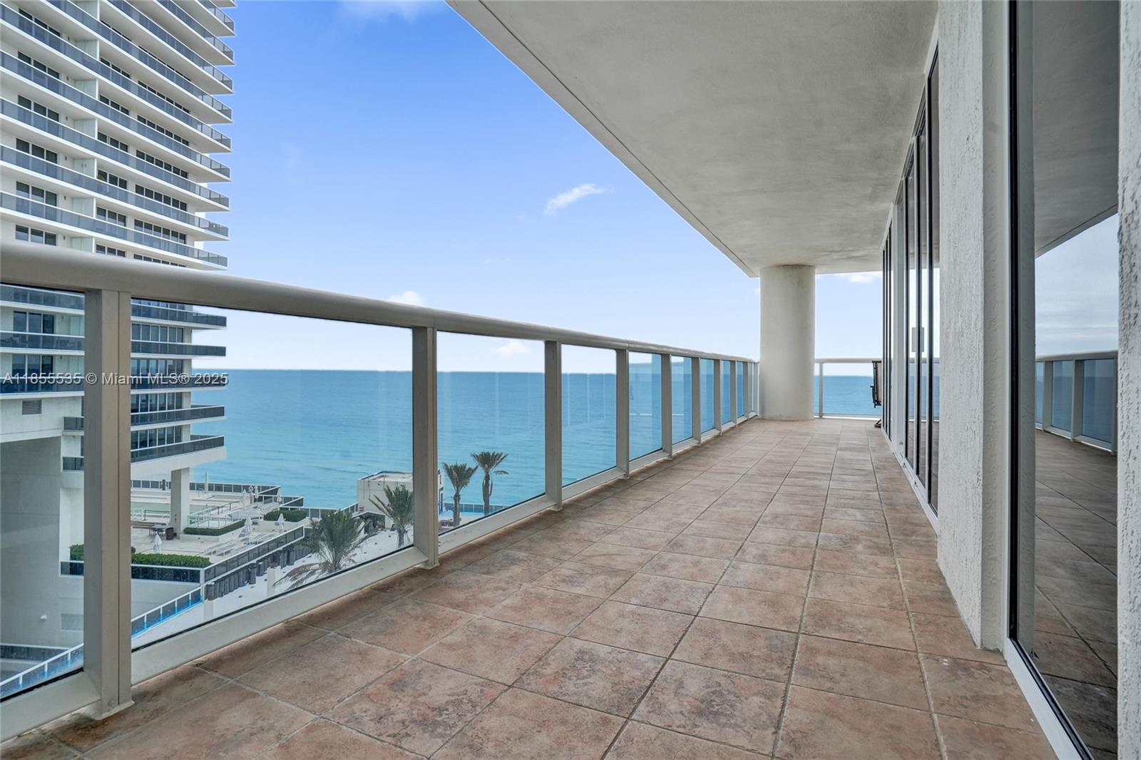 image Beach Club Condo47
