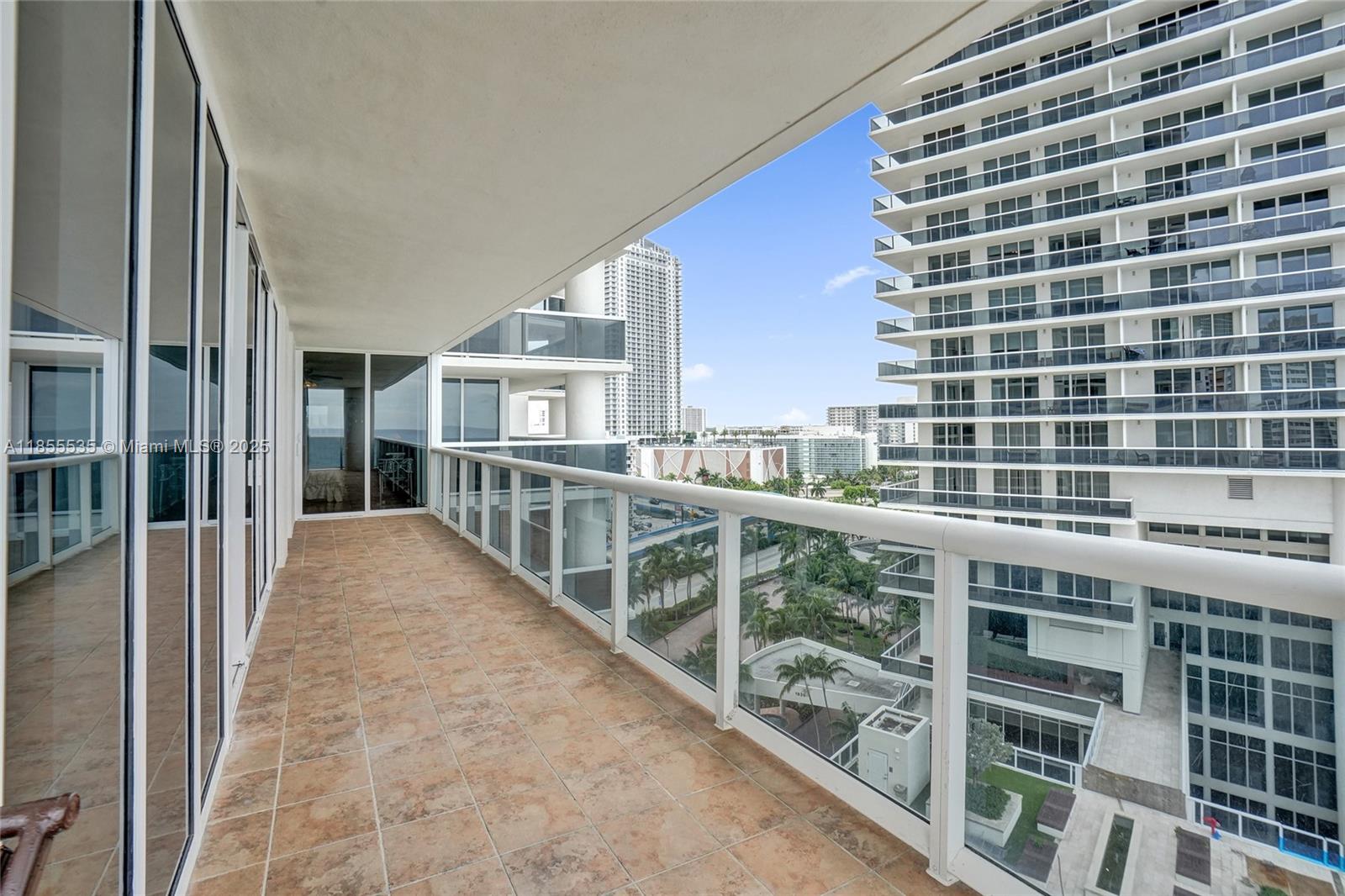 image Beach Club Condo49