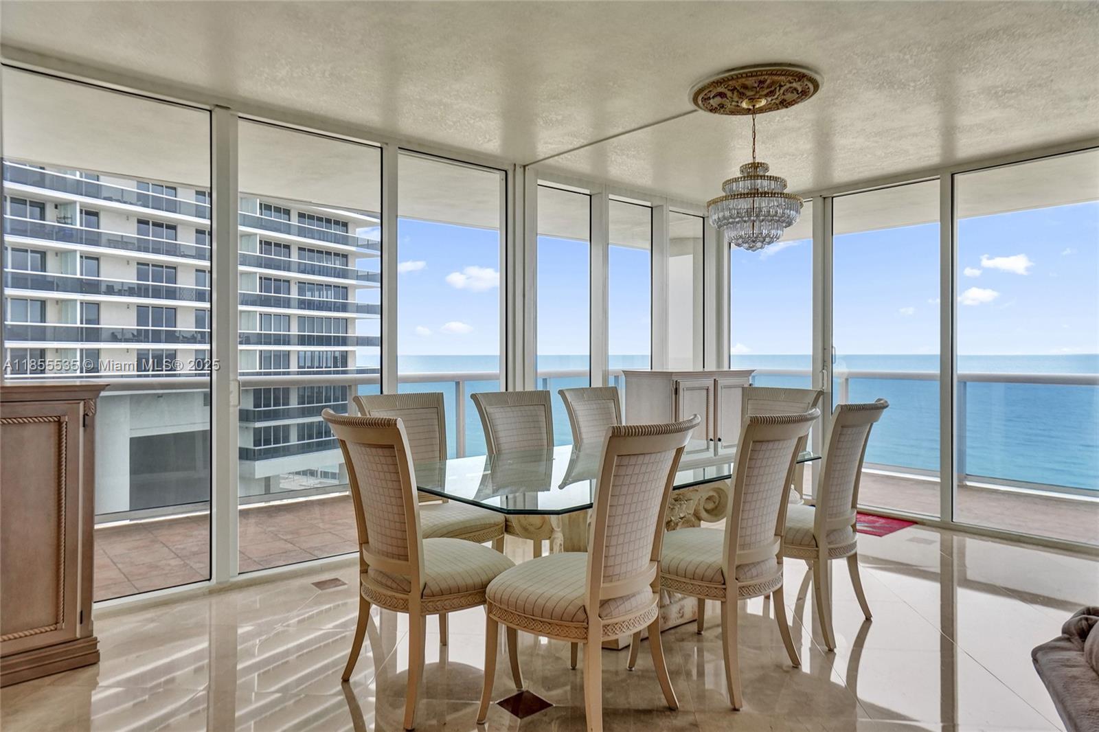 image Beach Club Condo5
