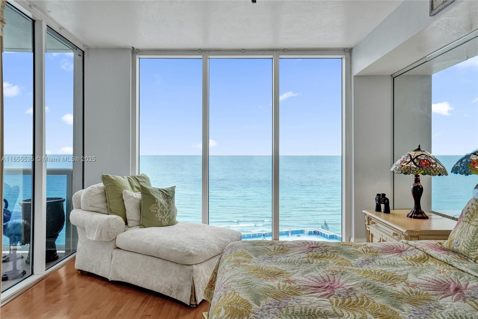image Beach Club Condo6