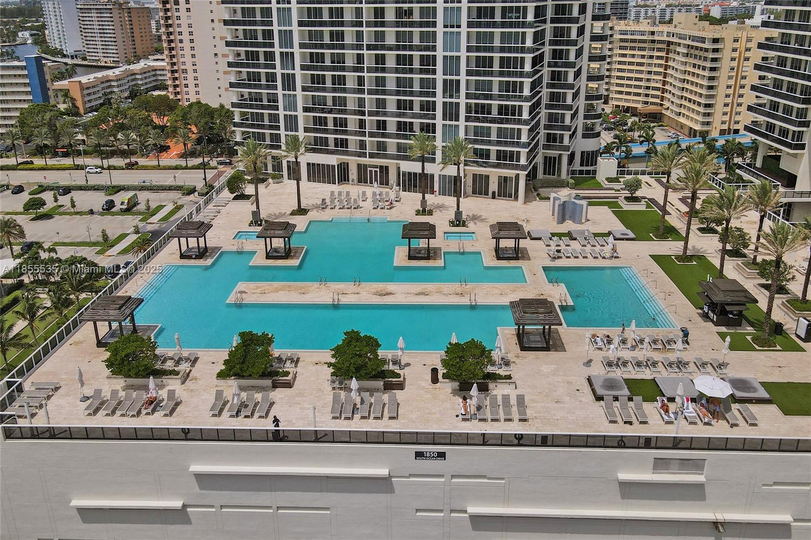 image Beach Club Condo85