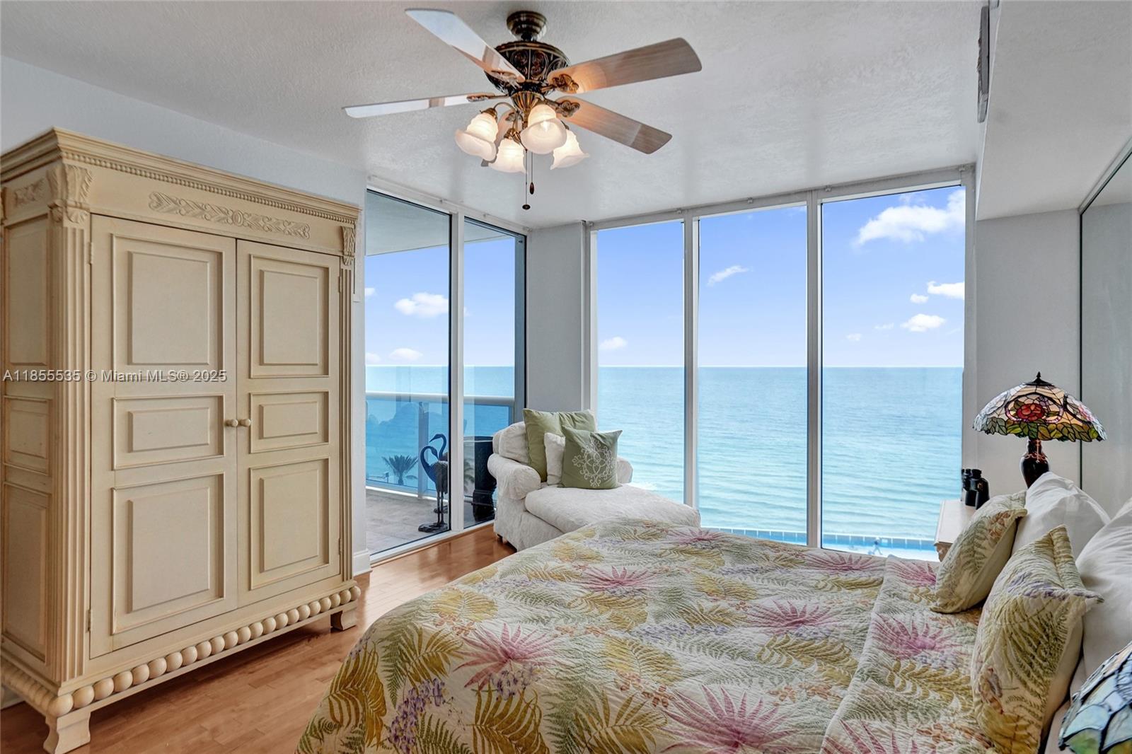 image Beach Club Condo8