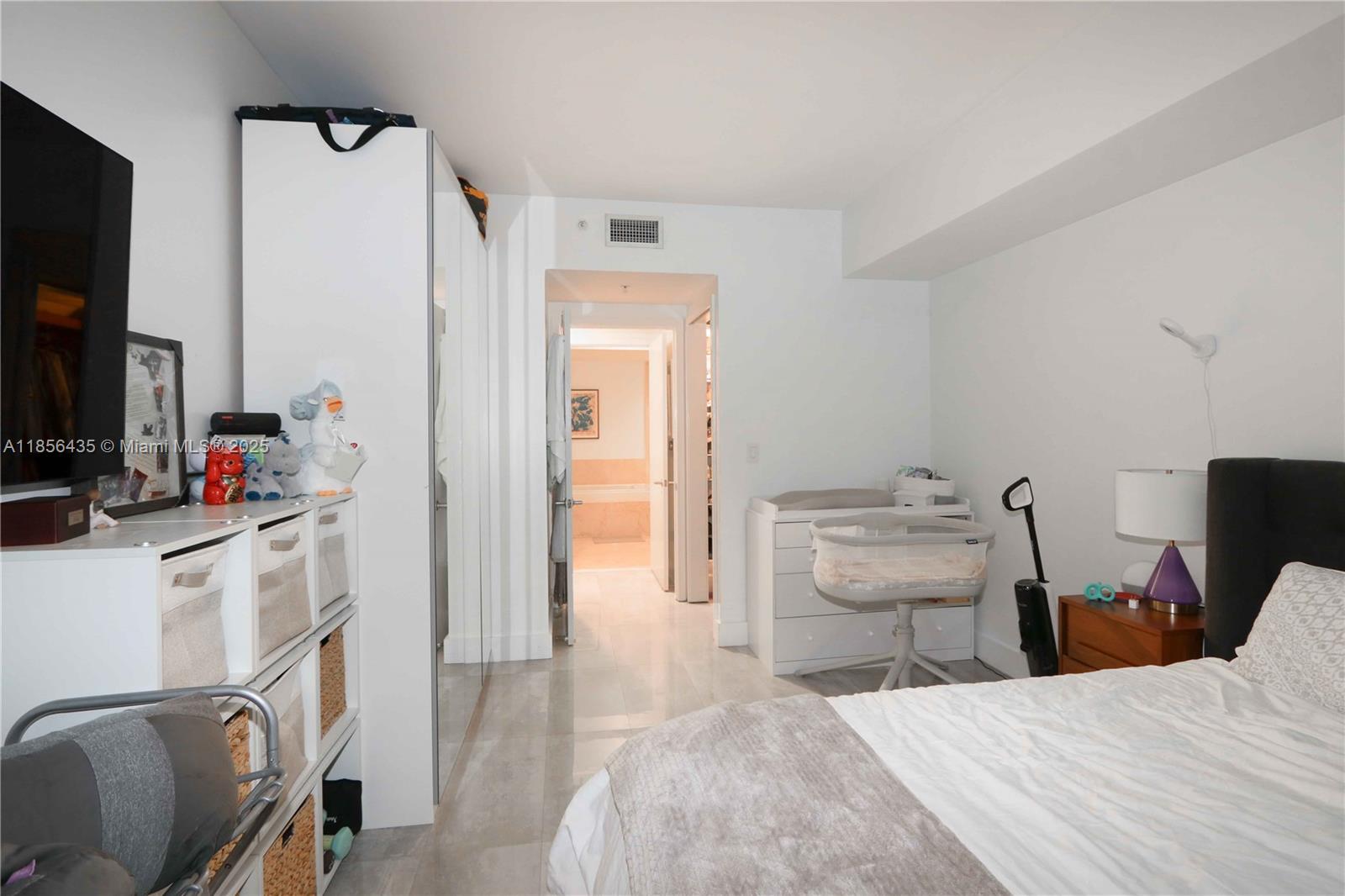 image The Emerald At Brickell C10