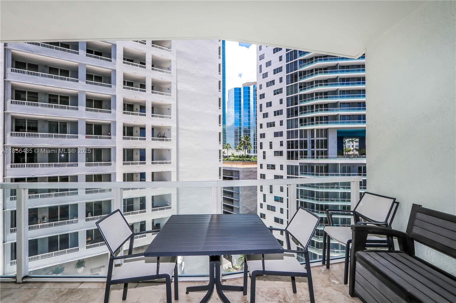 image The Emerald At Brickell C13