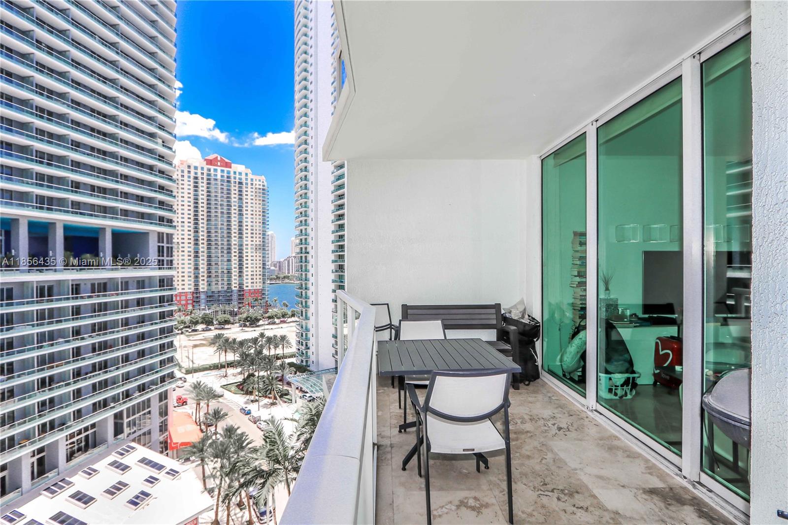 image The Emerald At Brickell C14
