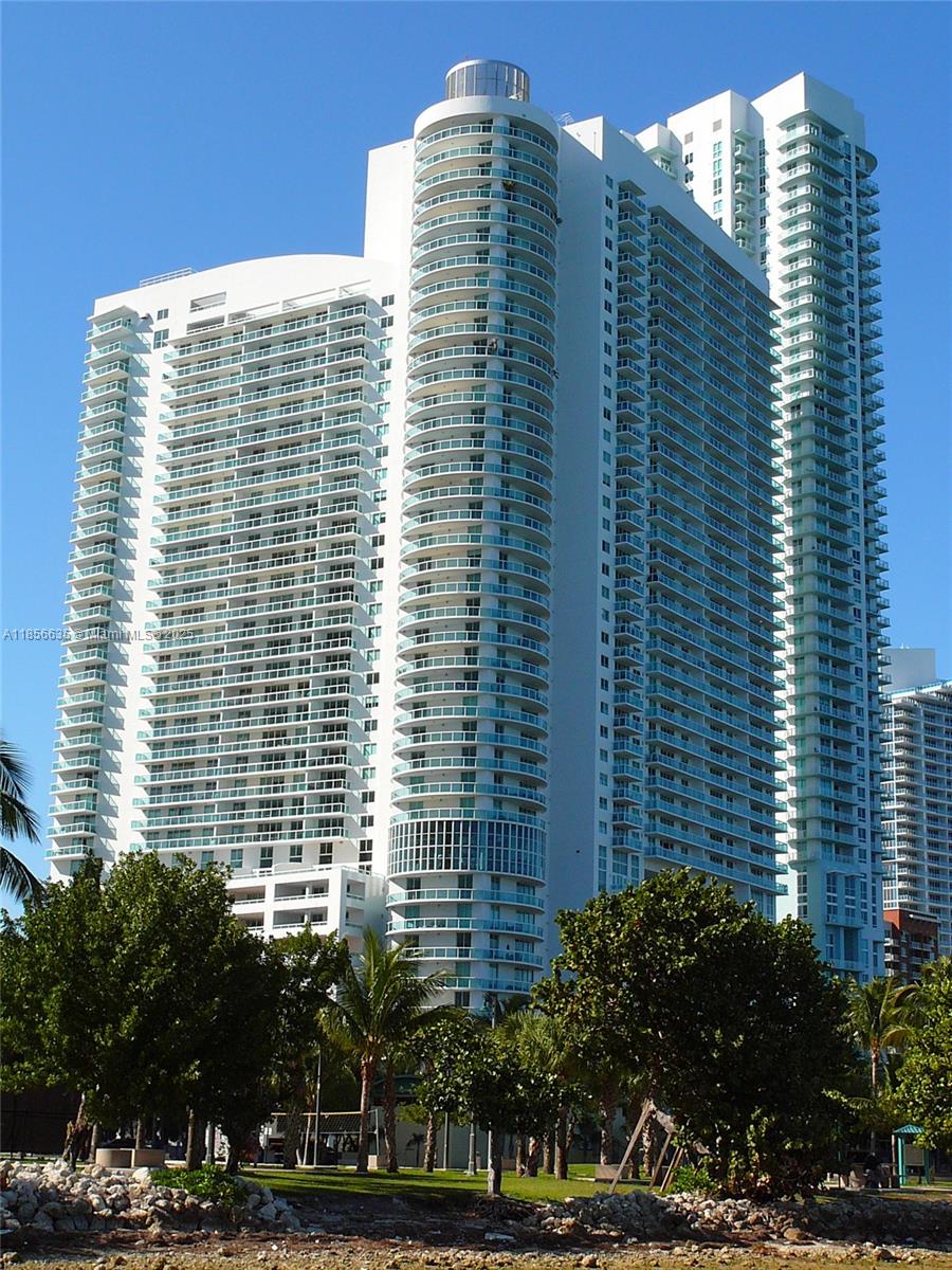 1800 N Bayshore Dr #3908