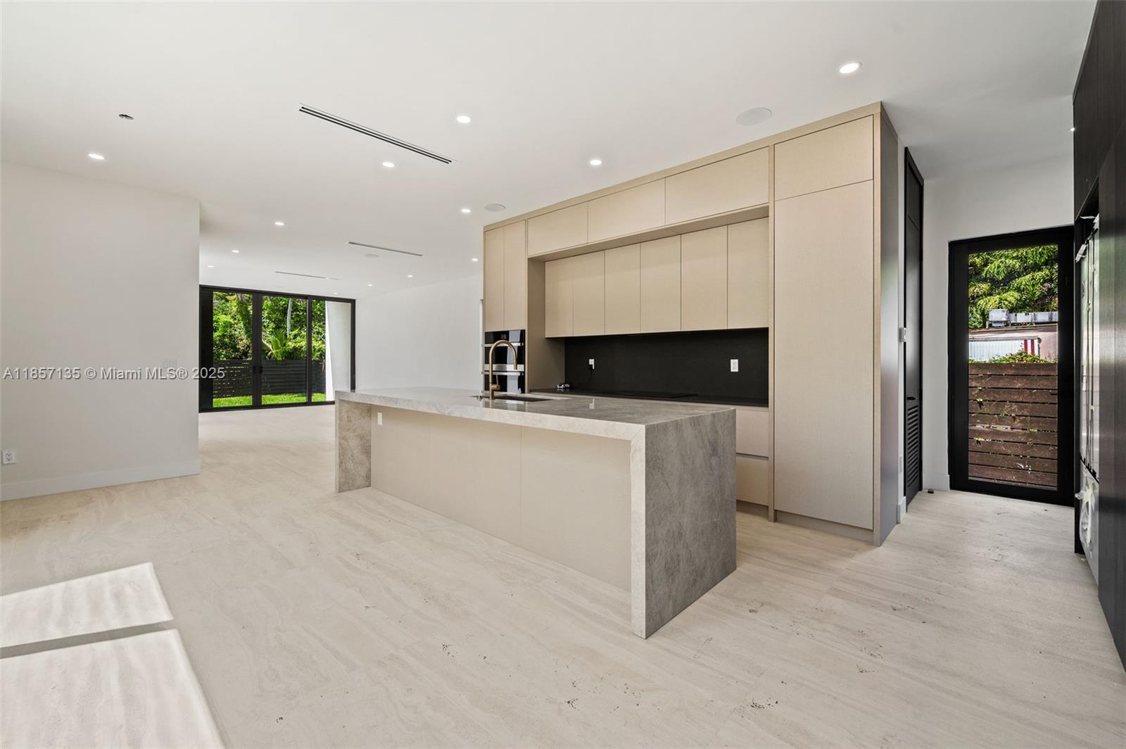 2940 SW 63rd Ave Miami, FL 33155 2940 SW 63rd Ave Miami, FL 33155
