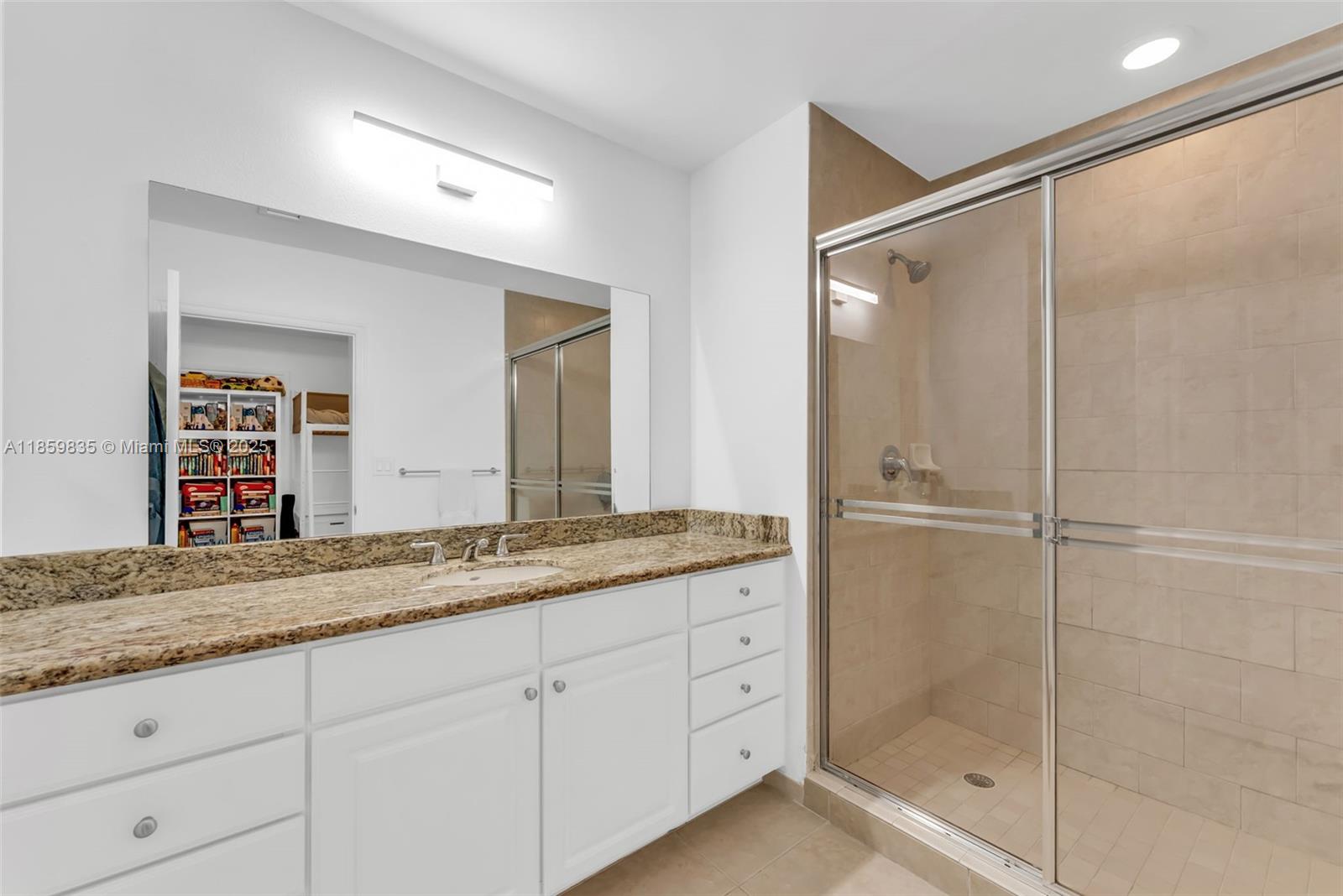 image Alaqua Condo10