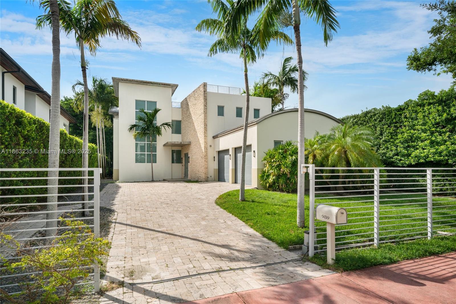 980 W 48th St Miami Beach, FL 33140