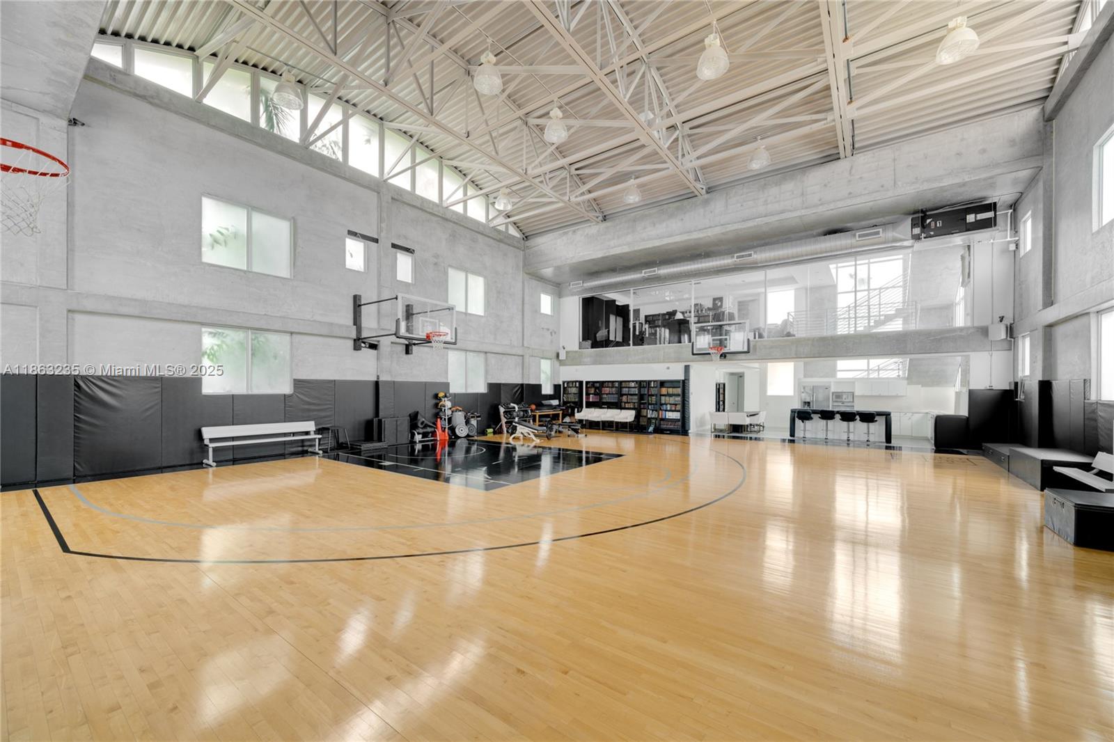 980 W 48th St Miami Beach, FL 33140