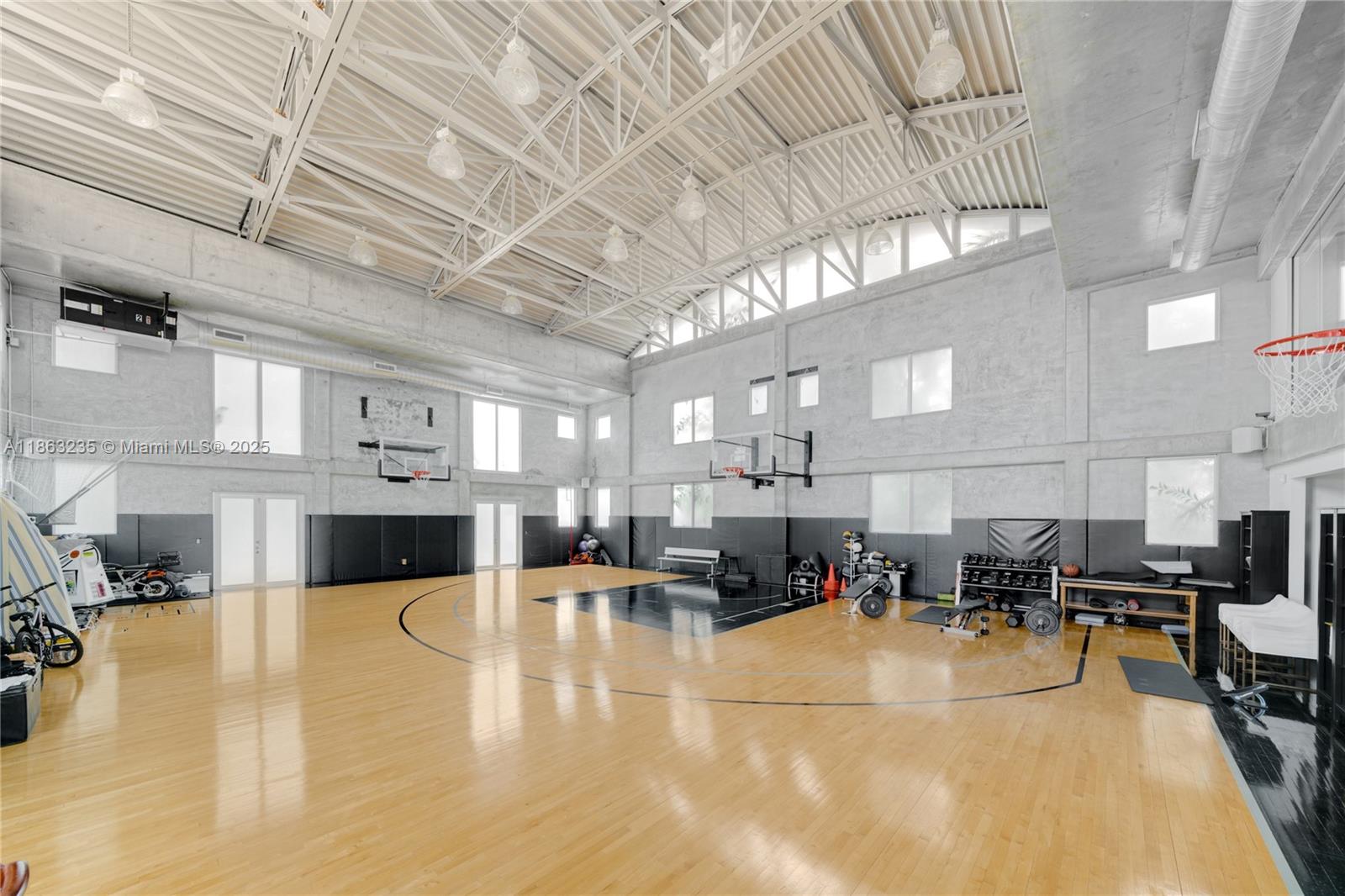 980 W 48th St Miami Beach, FL 33140