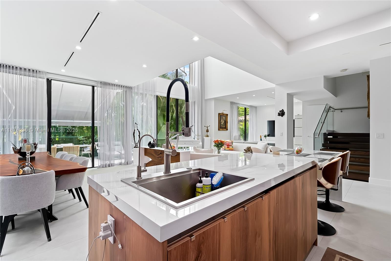 311 189th St Sunny Isles Beach, FL 33160