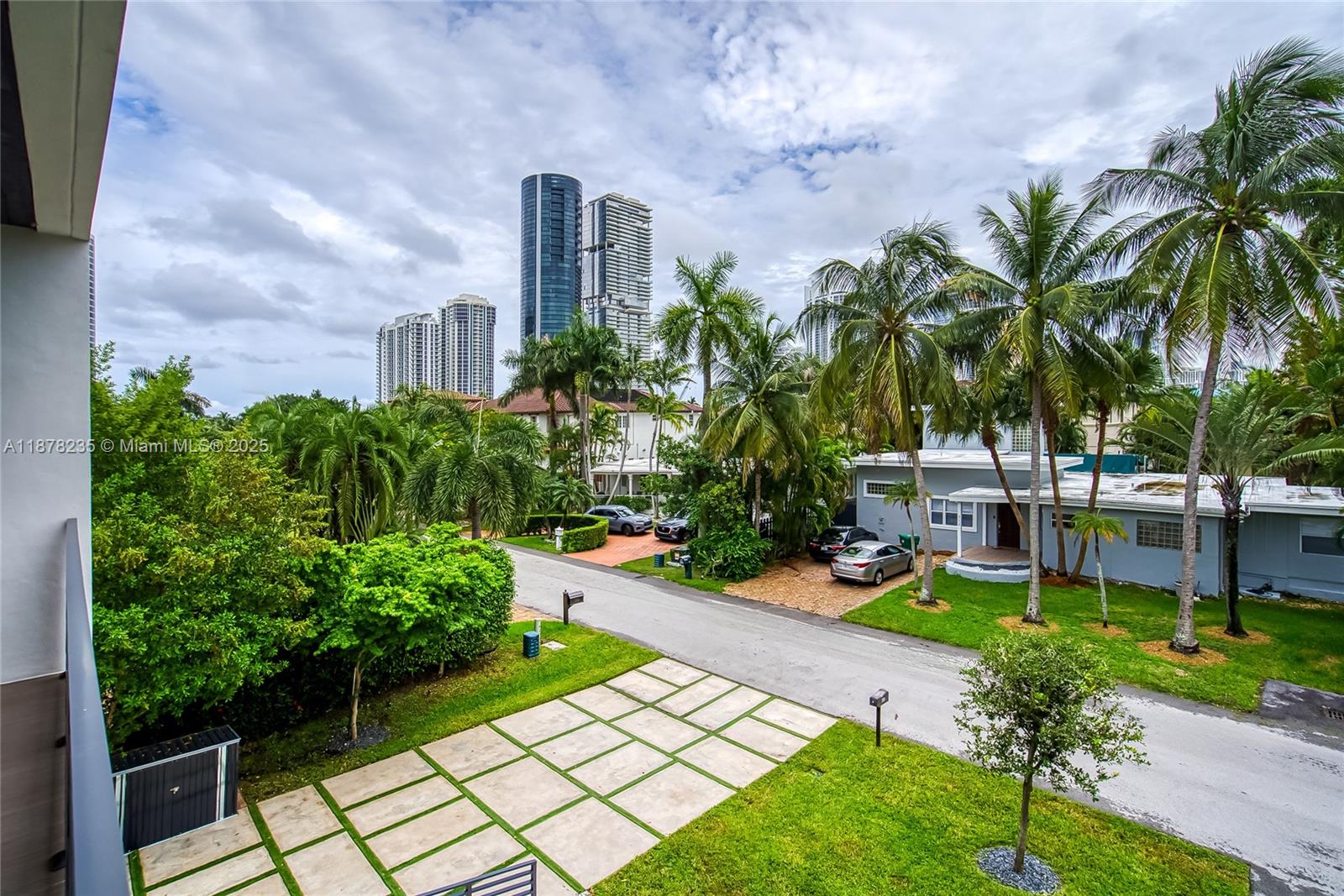 311 189th St Sunny Isles Beach, FL 33160