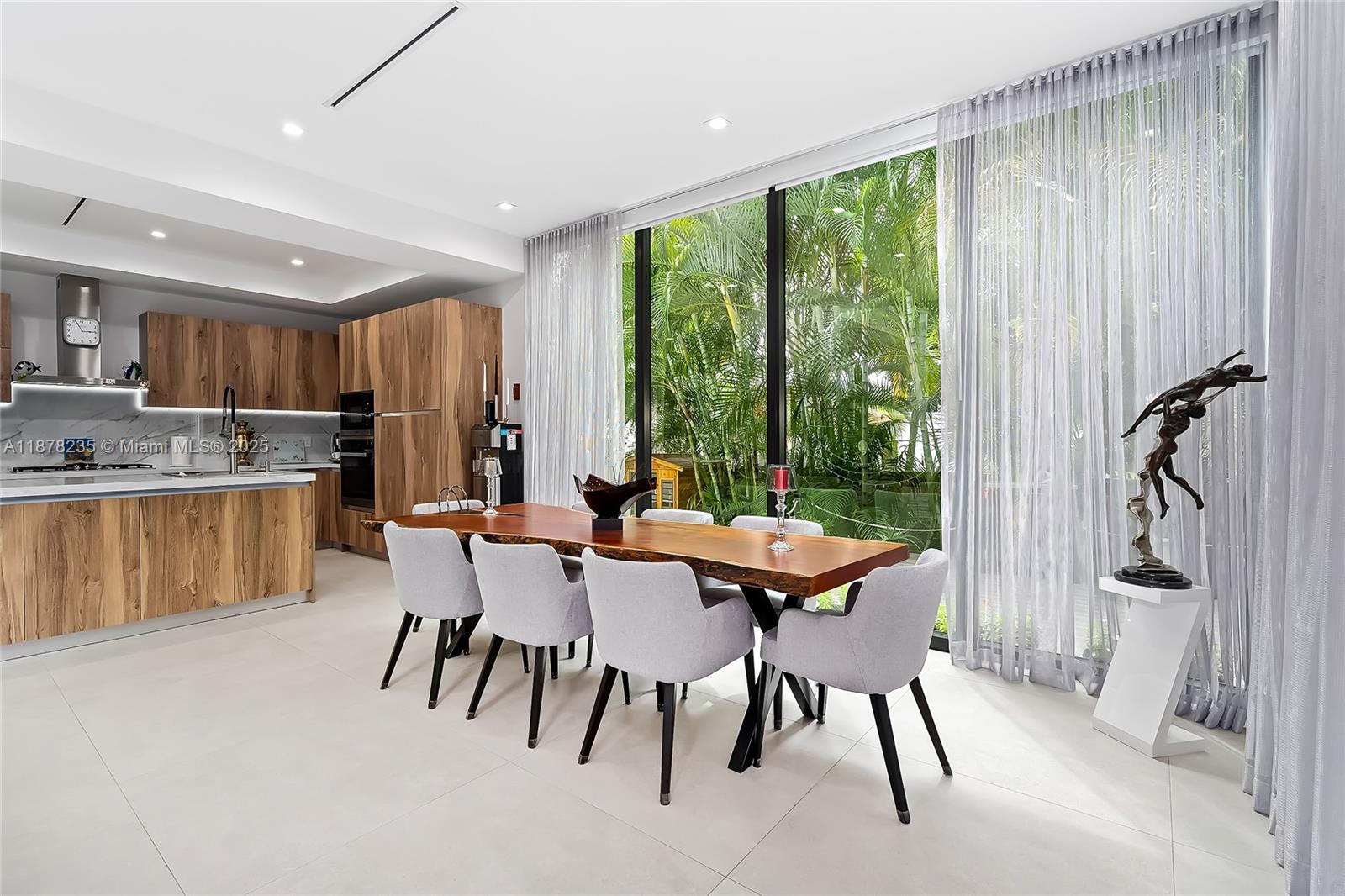 311 189th St Sunny Isles Beach, FL 33160