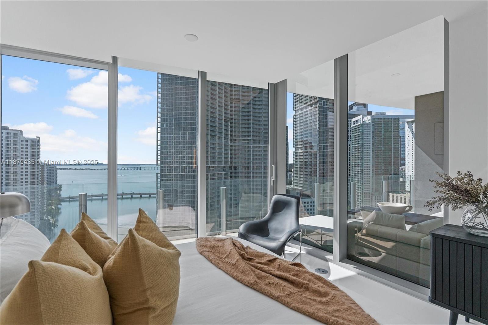 image Aston Martin Residences11